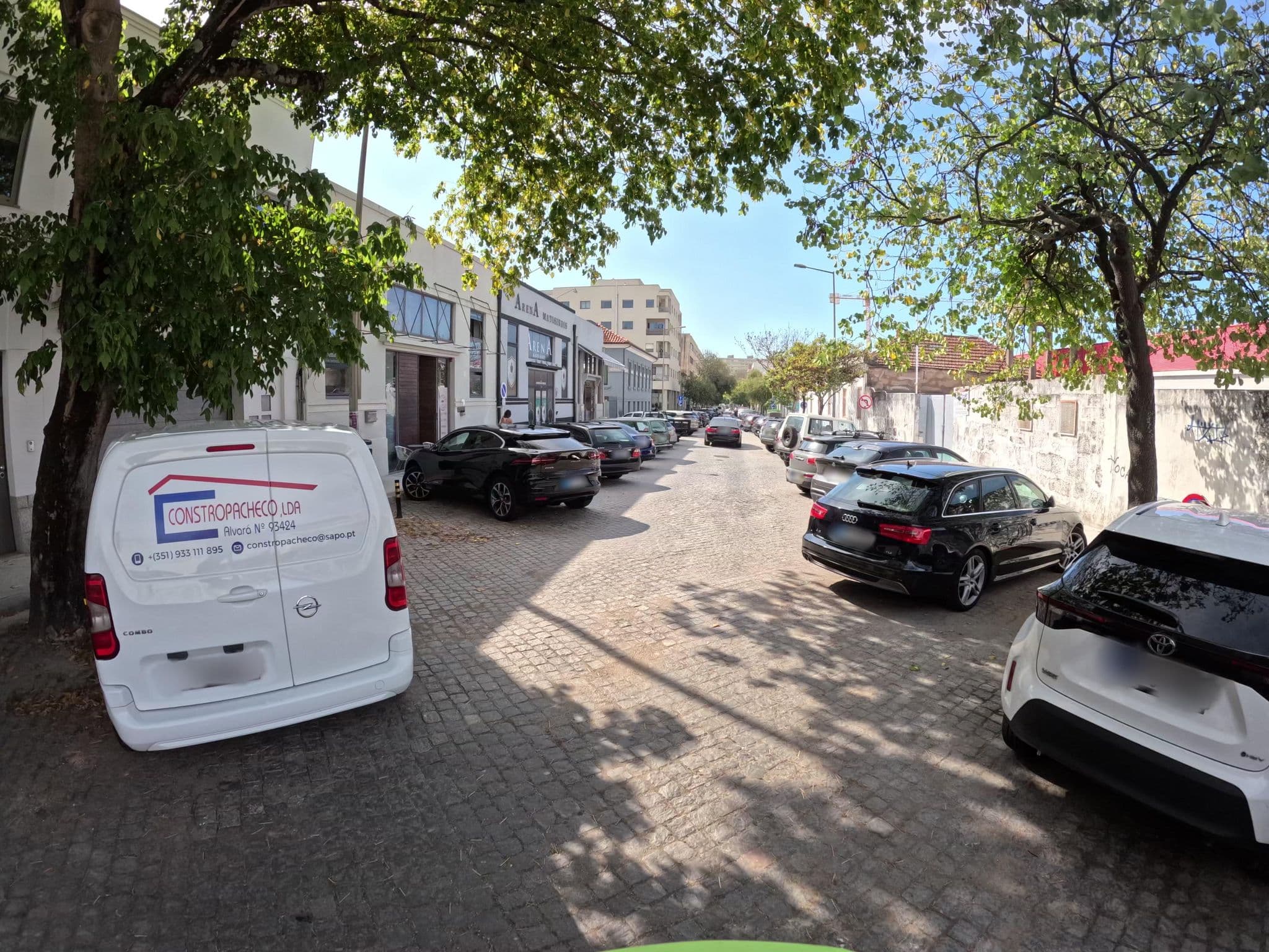Street view near Caruma Surf Hostel & Suites, Matosinhos — © franciscolinux (CC BY-SA · Mapillary)