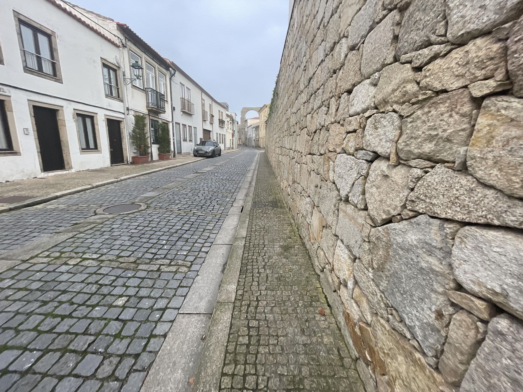 Street view near Albergue Santa Clara, Vila do Conde — © egorka (CC BY-SA · Mapillary)