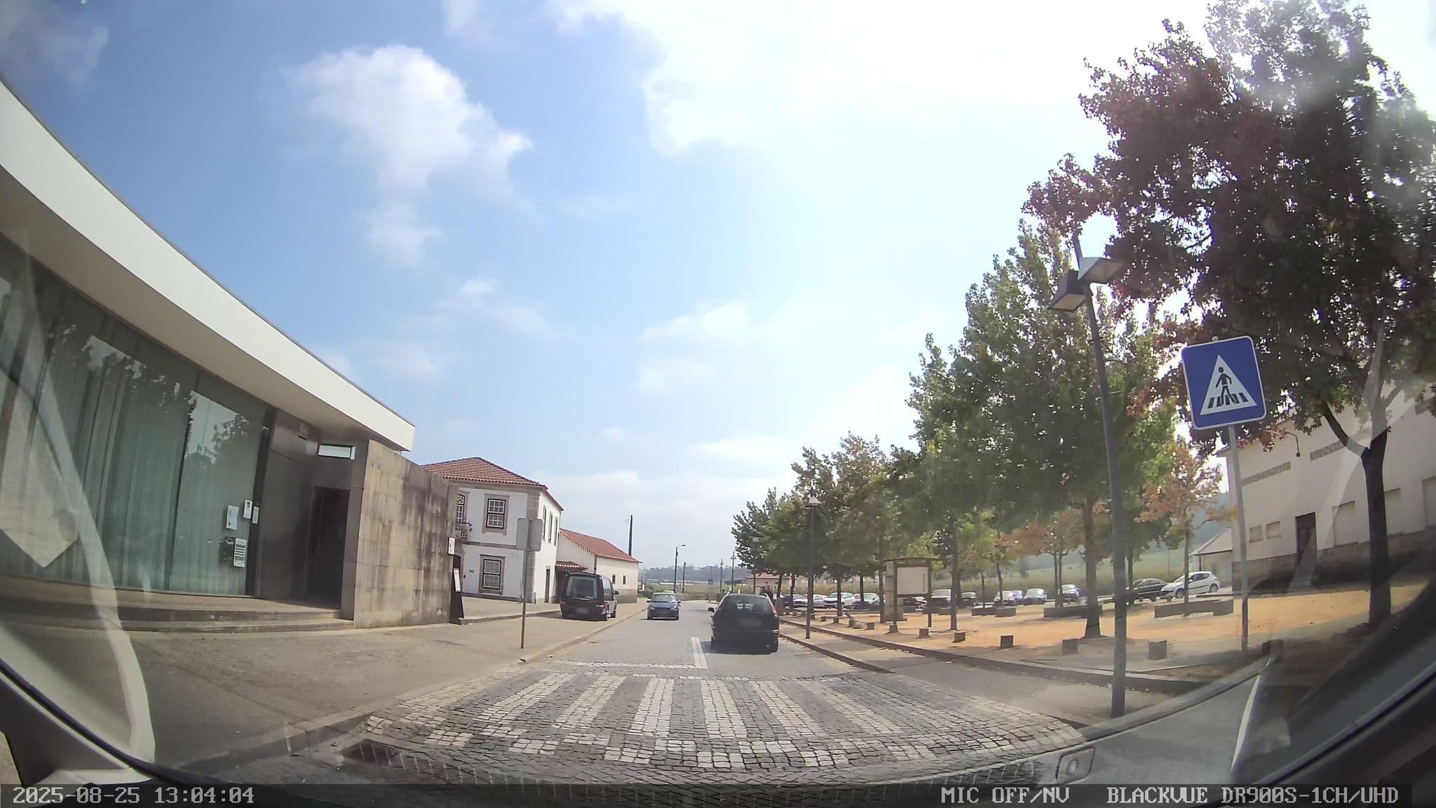 Street view near Casa de Mattos, Rio Mau — © sanjorgepinho (CC BY-SA · Mapillary)