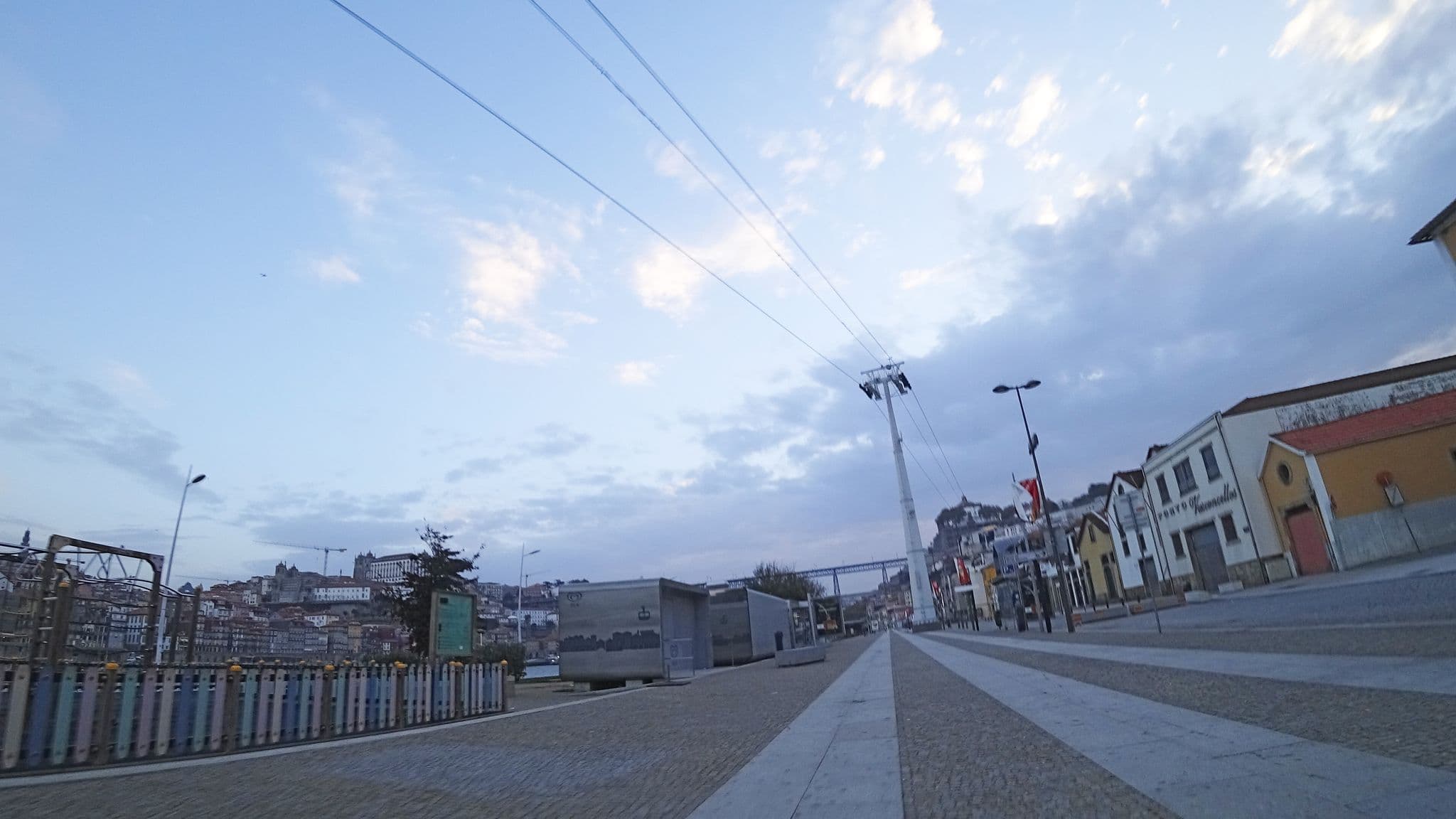 Street view near Canto do Rio - Actividades Hoteleiras, Porto — © mariocarneiro (CC BY-SA · Mapillary)