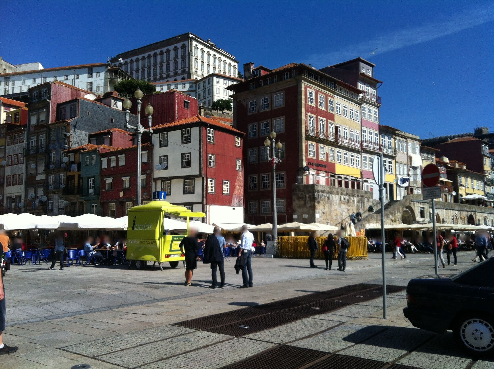 Street view near Pestana Porto, Porto — © miguel_andrade (CC BY-SA · Mapillary)