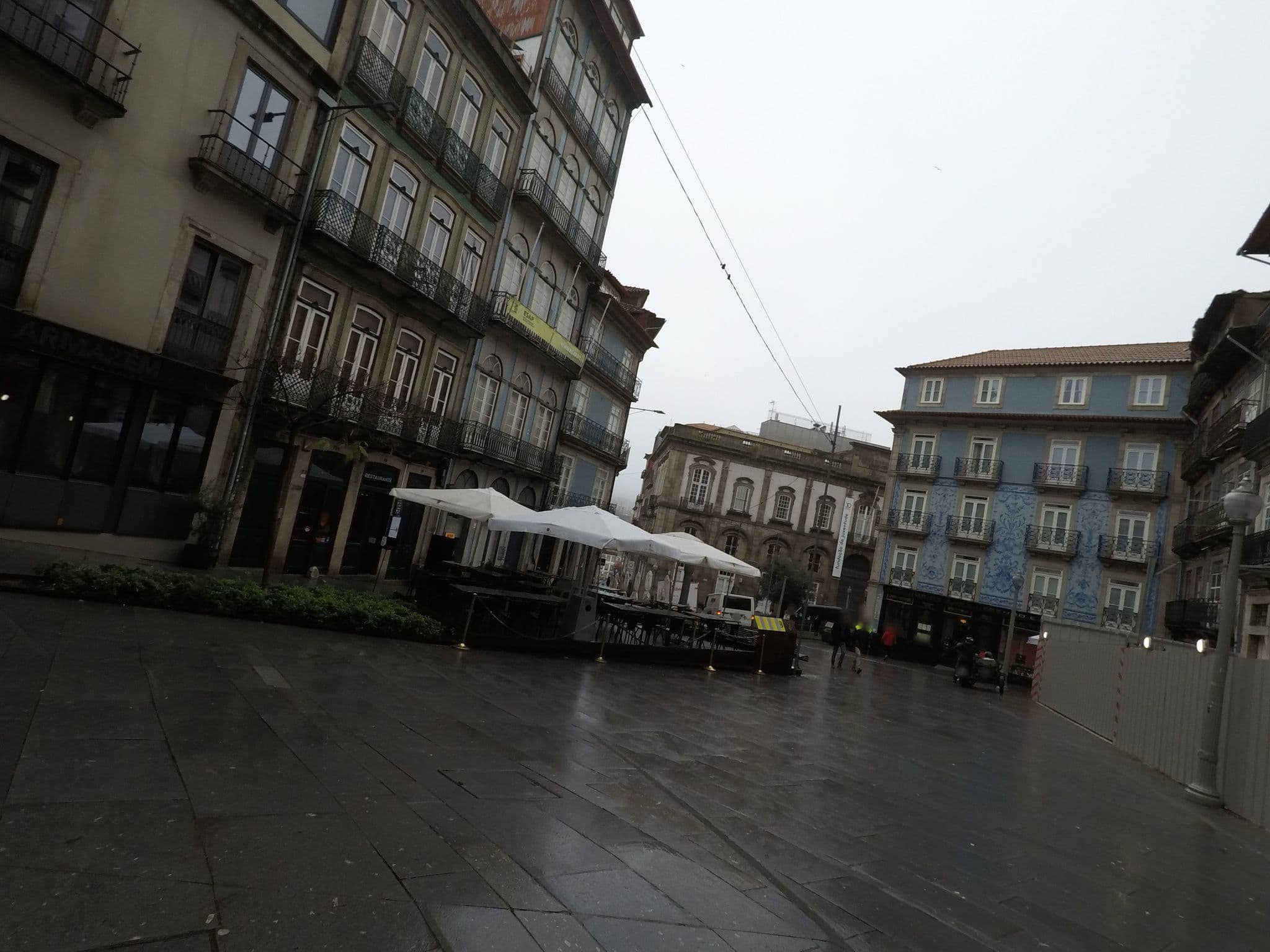 Street view near Largo Hotel, Porto — © nunocaldeira (CC BY-SA · Mapillary)