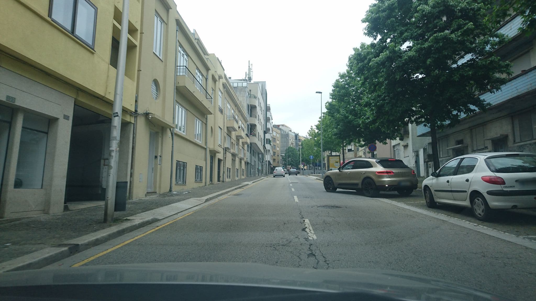 Street view near Residencial Fonseca Cardoso, Porto — © labrarite (CC BY-SA · Mapillary)