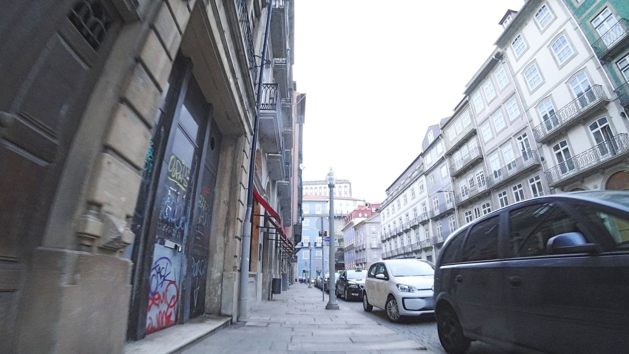 Street view near Hotel Porto River Infante, Porto — © mariocarneiro (CC BY-SA · Mapillary)
