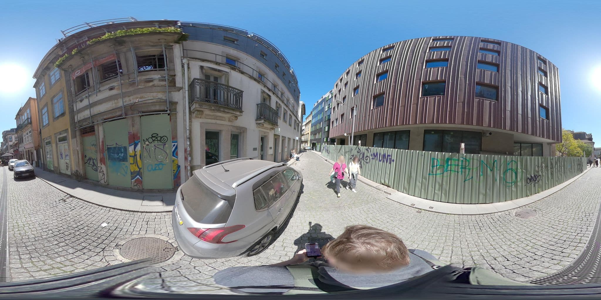 Street view near Downtown Moinho de Vento Studios, Porto — © skfd (CC BY-SA · Mapillary)