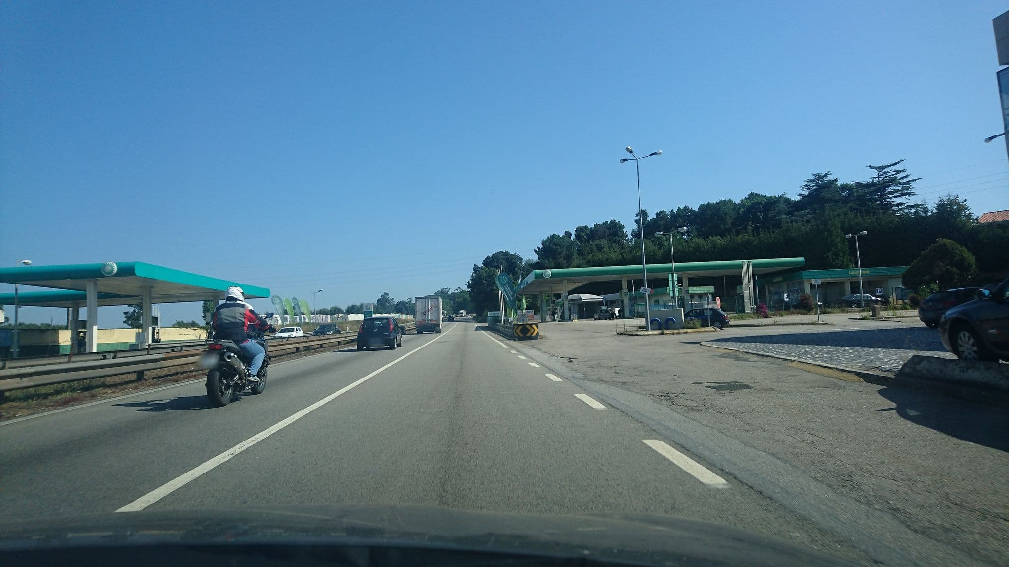 Street view near Estalagem Vianorte, Leça do Bailio — © labrarite (CC BY-SA · Mapillary)