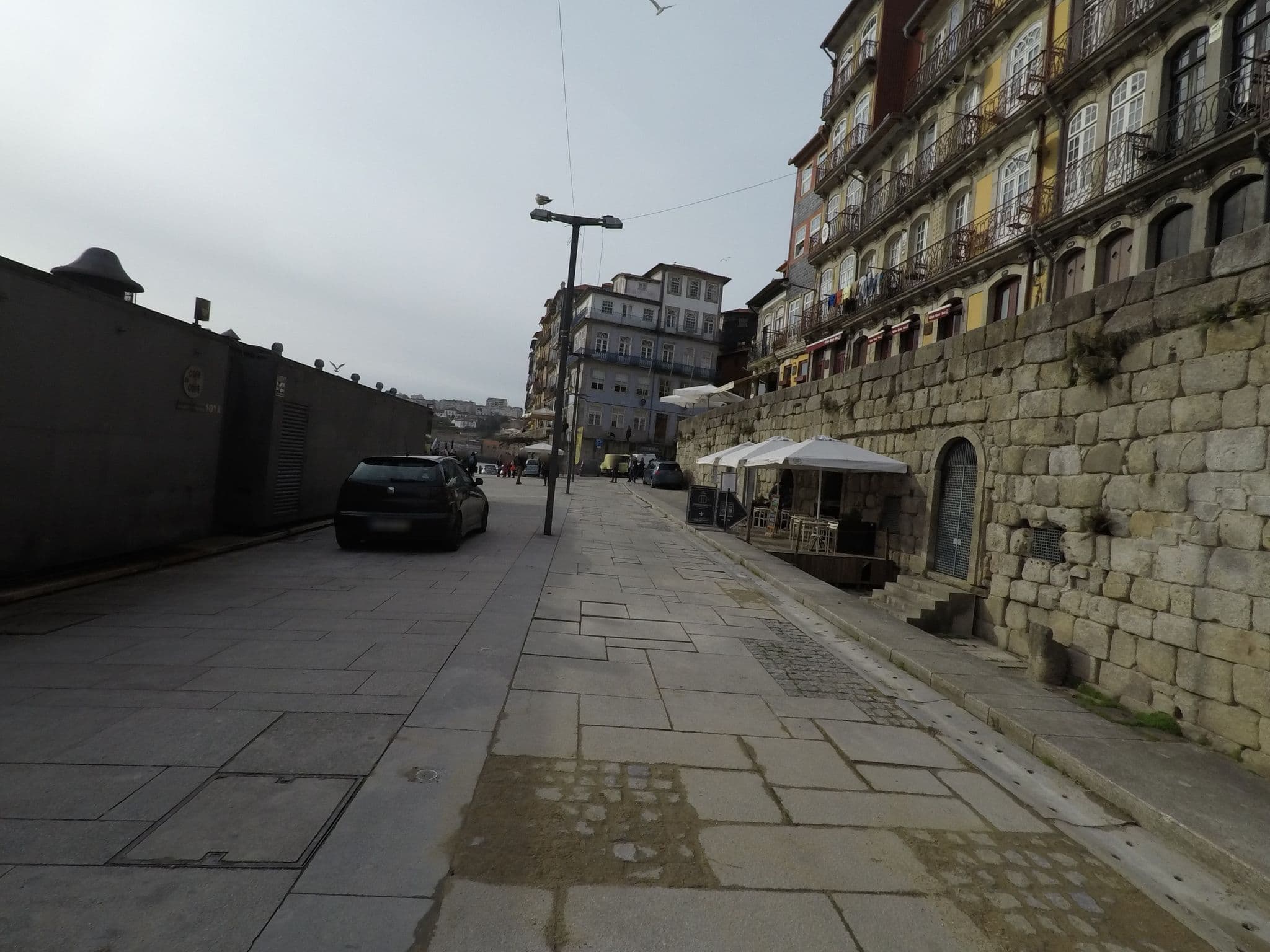 Street view near Ribeira Apartments, Porto — © nunocaldeira (CC BY-SA · Mapillary)
