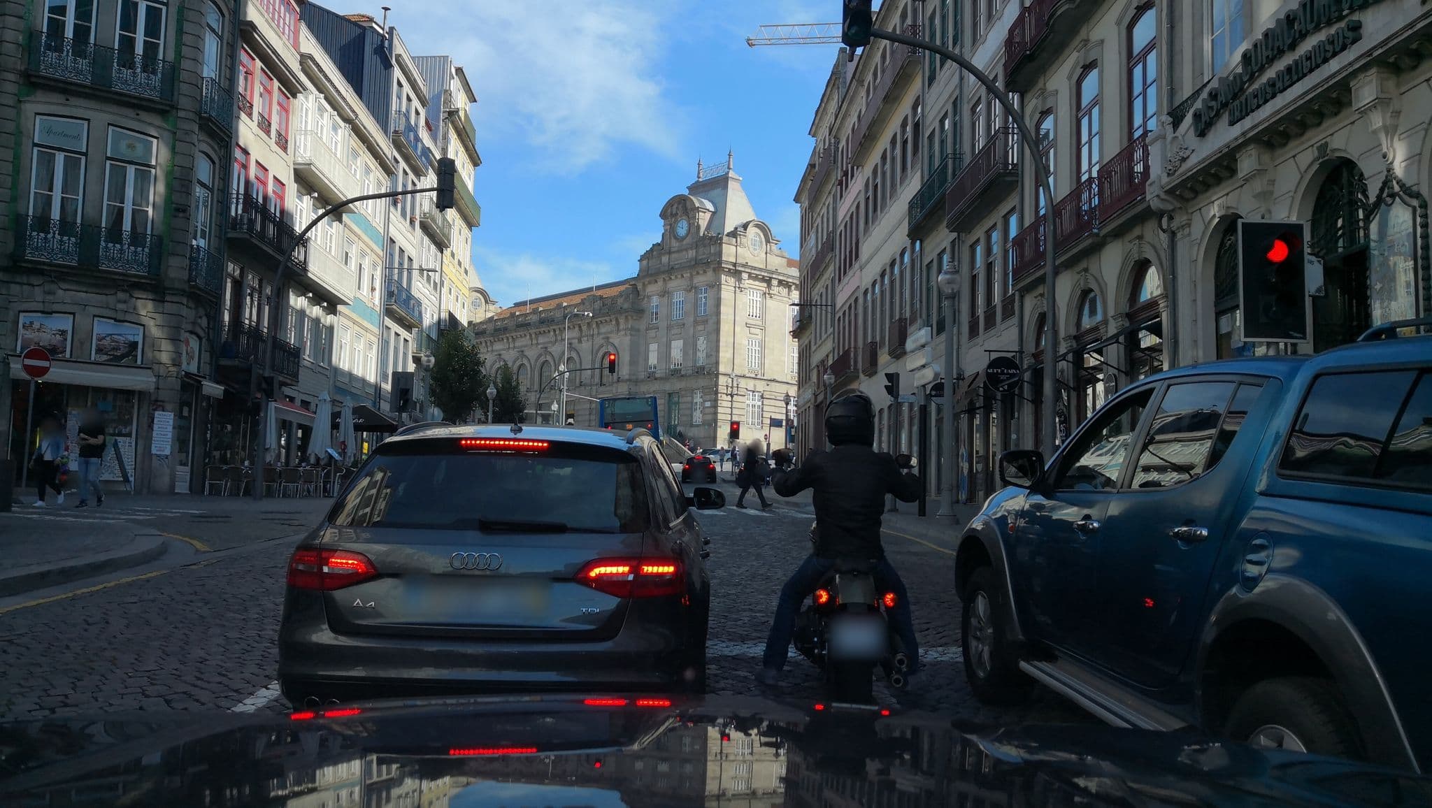 Street view near Porto 271 Mouzinho Apartamentos, Porto — © sanjorgepinho (CC BY-SA · Mapillary)