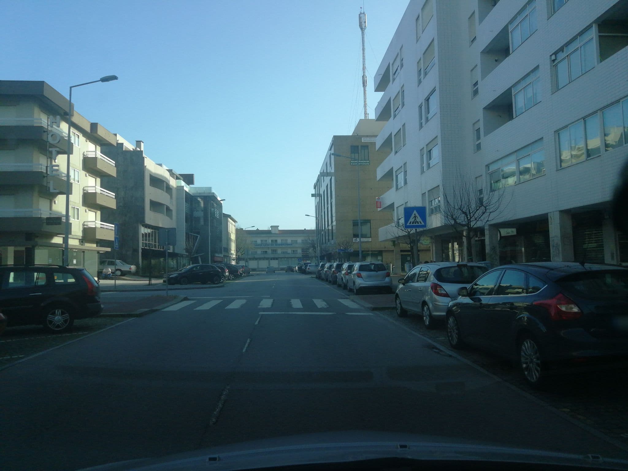 Street view near Hotel Don Nuno, Barcelos — © apires (CC BY-SA · Mapillary)