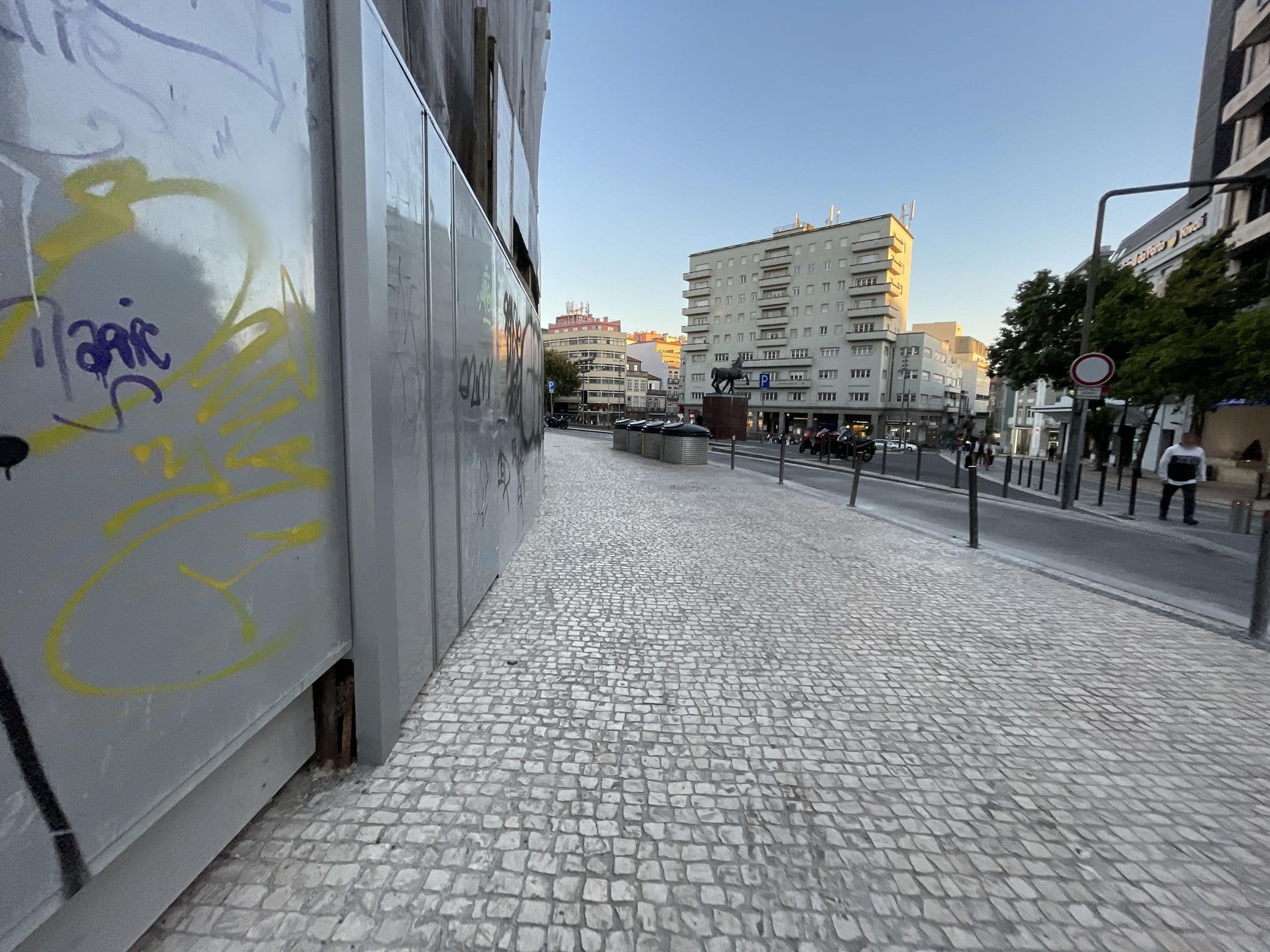 Street view near Casas do Rivoli, Porto — © egorka (CC BY-SA · Mapillary)