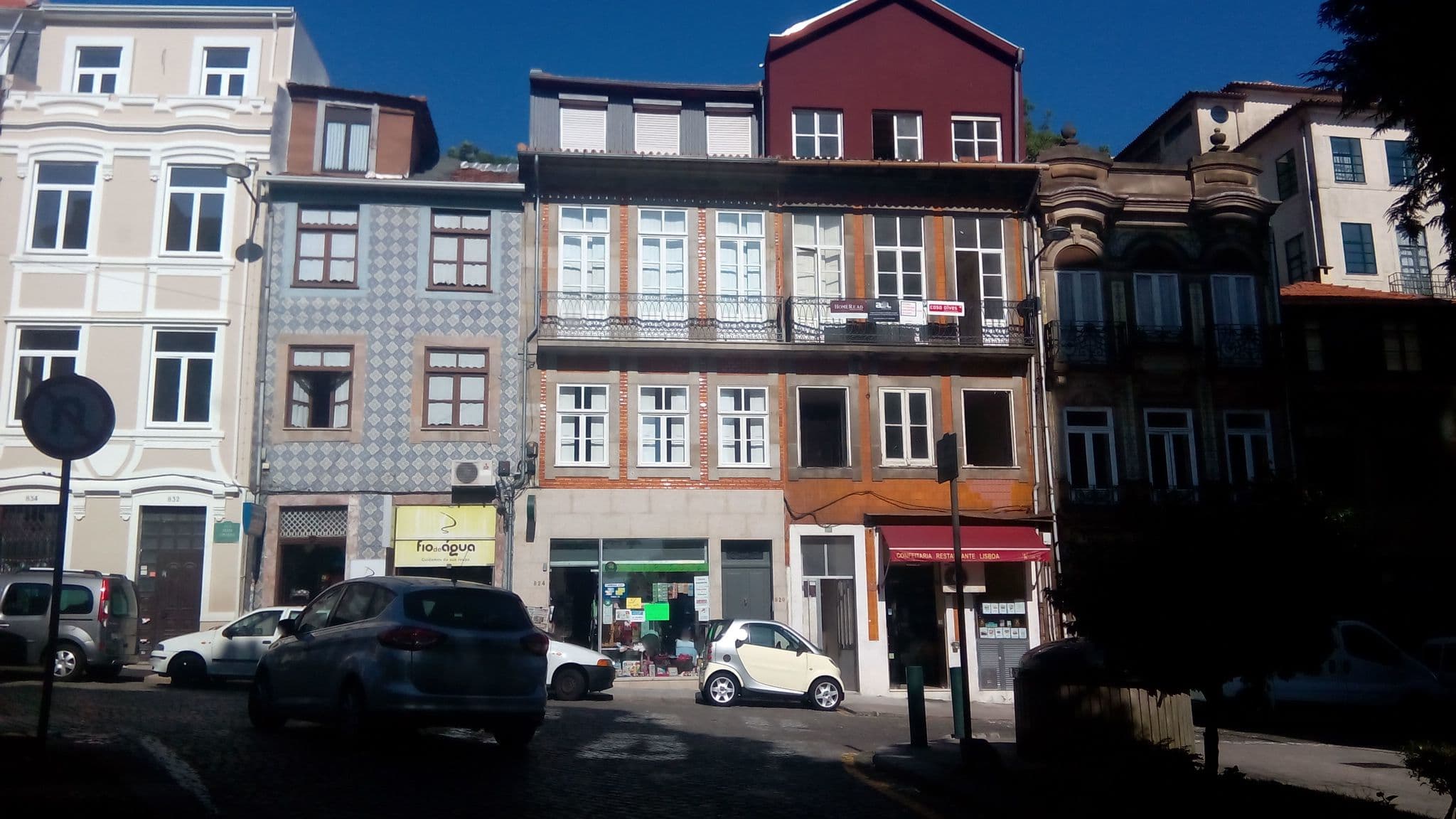 Street view near Geo Studios Santa Catarina, Porto — © nunogand (CC BY-SA · Mapillary)