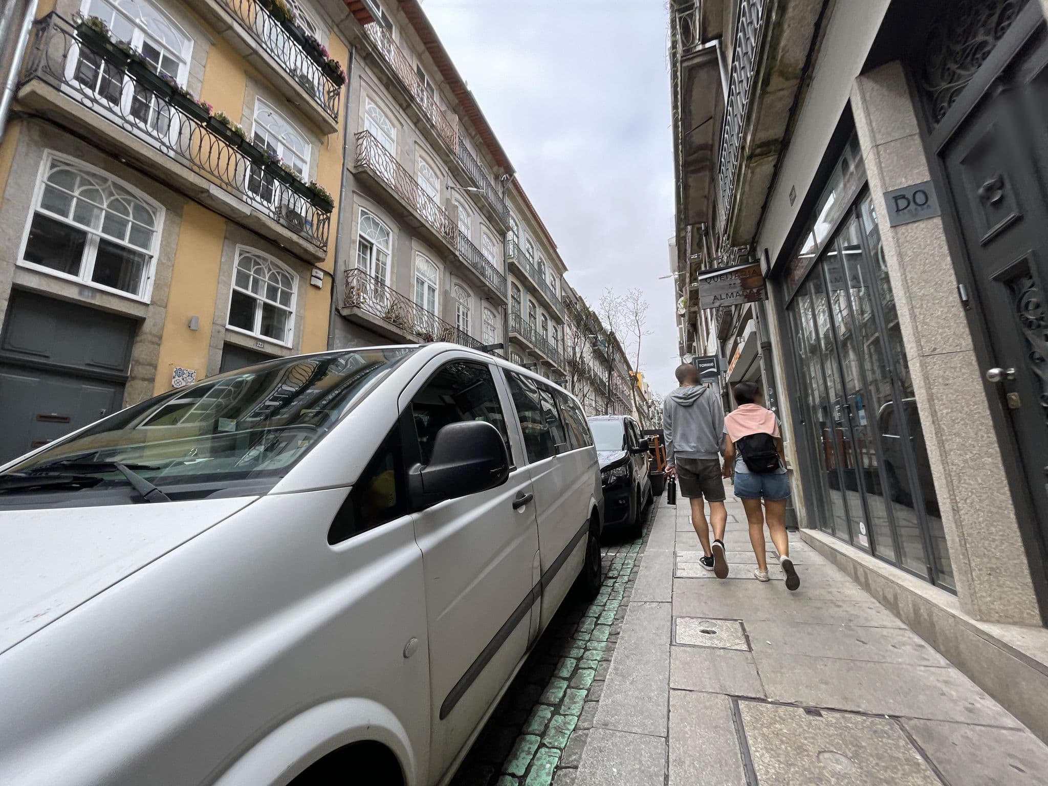Street view near Almada Hotel, Porto — © egorka (CC BY-SA · Mapillary)