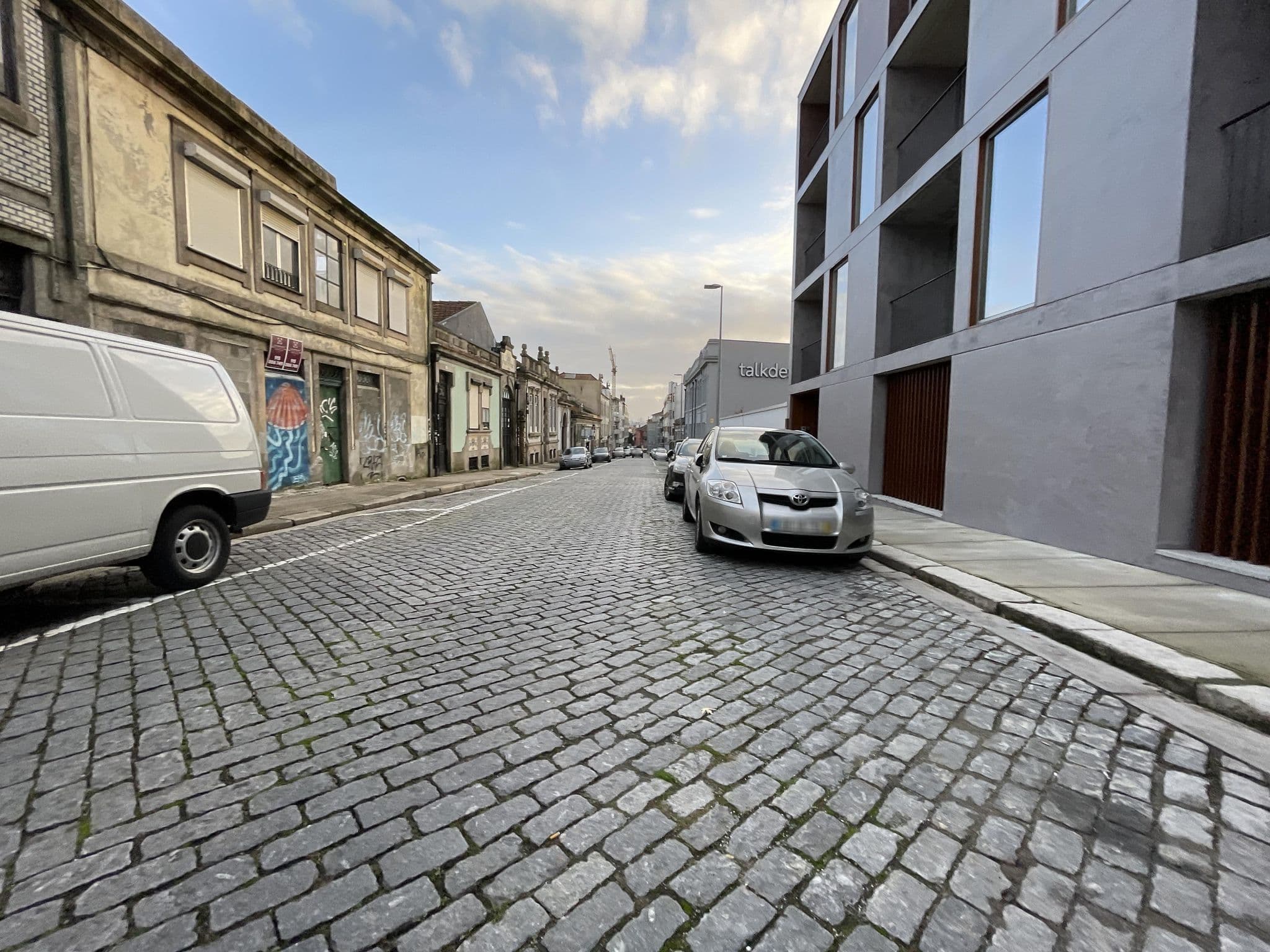 Street view near Aparthotel Oporto Anselmo, Porto — © egorka (CC BY-SA · Mapillary)