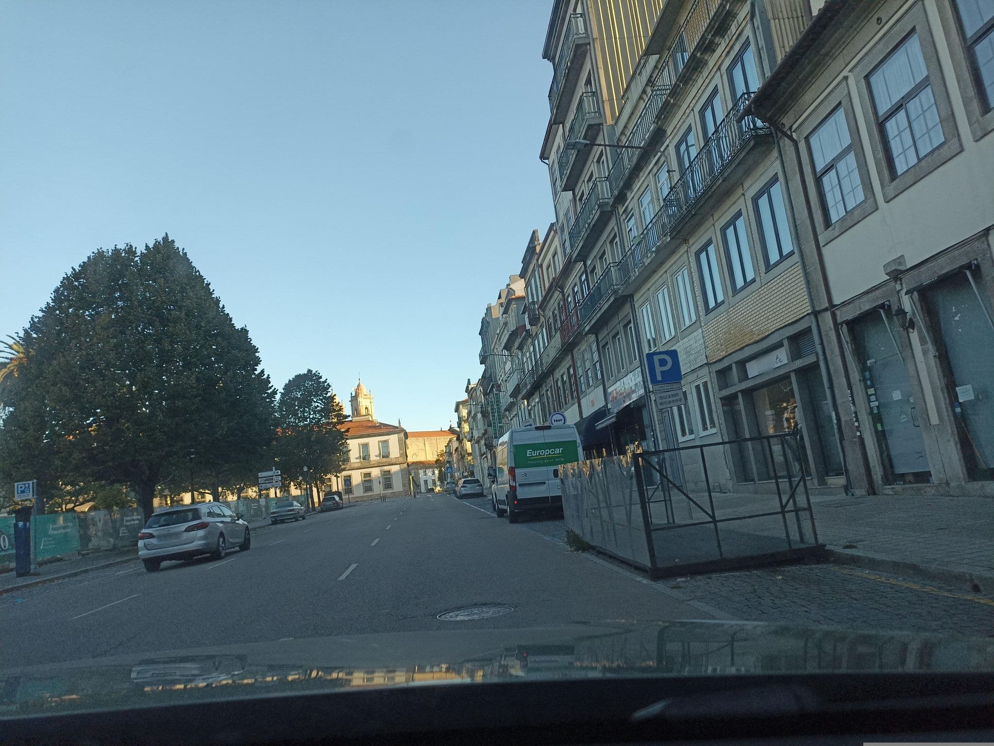 Street view near Invicta Republica Studio, Porto — © toniserra (CC BY-SA · Mapillary)