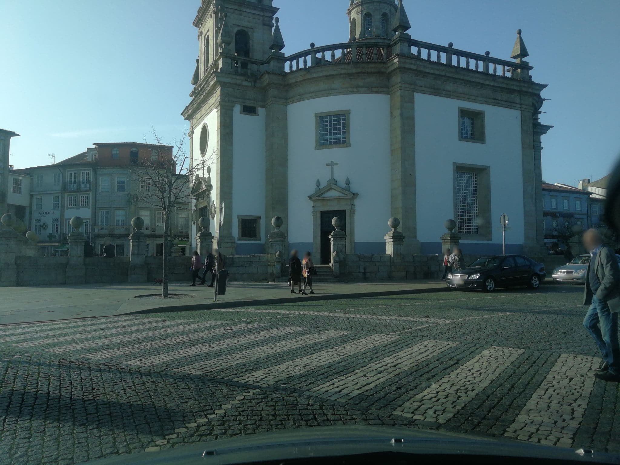 Street view near Maria Emília Arantes & Irmã, Barcelos — © apires (CC BY-SA · Mapillary)