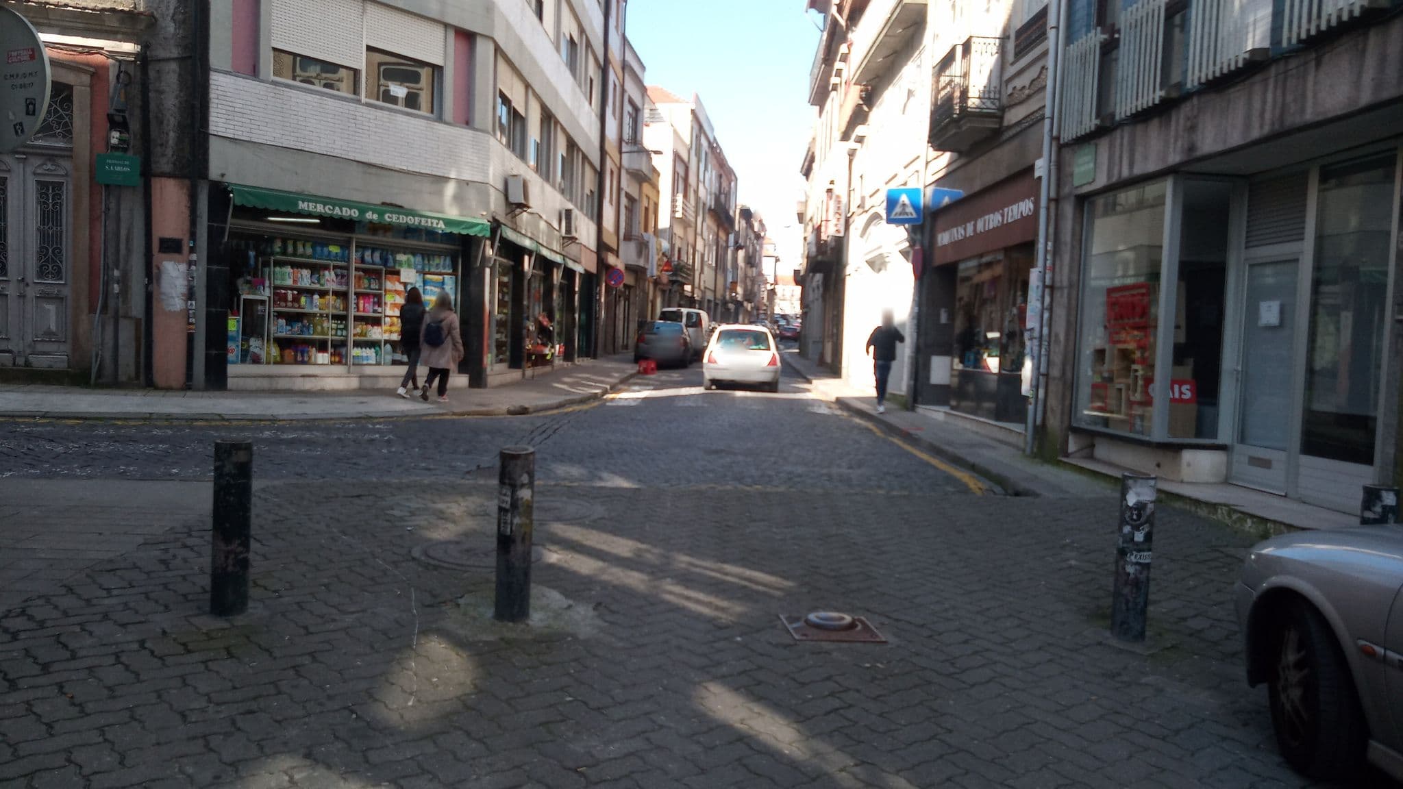 Street view near Feels Like Home Porto Charming Studio, Porto — © drbob (CC BY-SA · Mapillary)