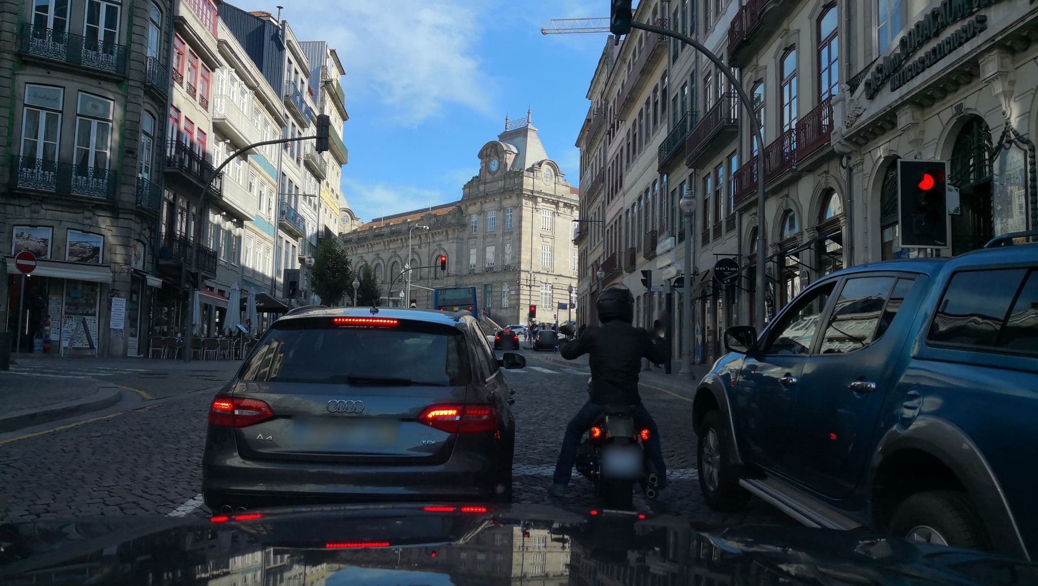 Street view near Shiadu Guesthouse, Porto — © sanjorgepinho (CC BY-SA · Mapillary)