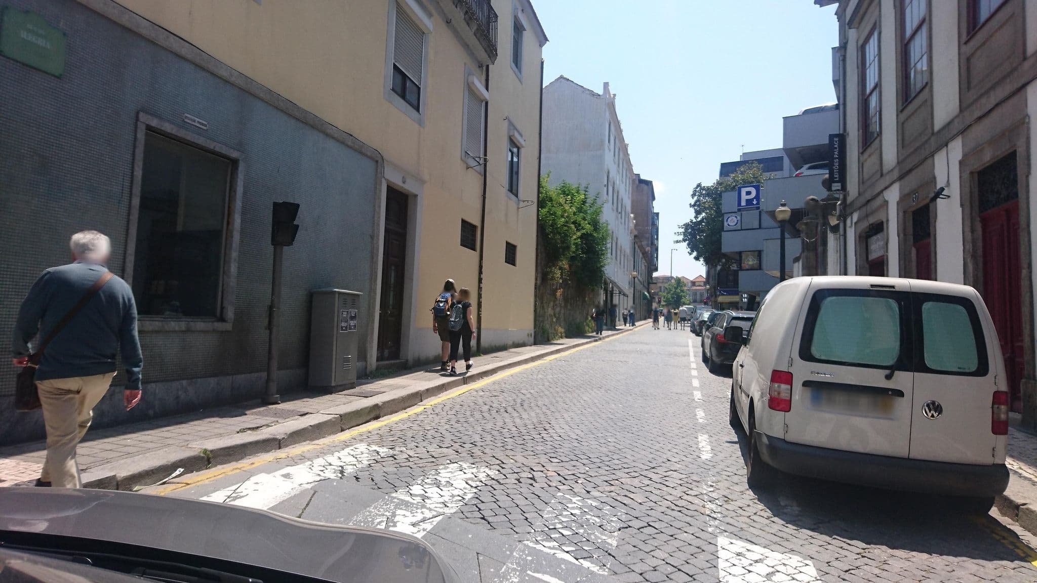 Street view near Hotel Casa Rosa, Porto — © rod9 (CC BY-SA · Mapillary)