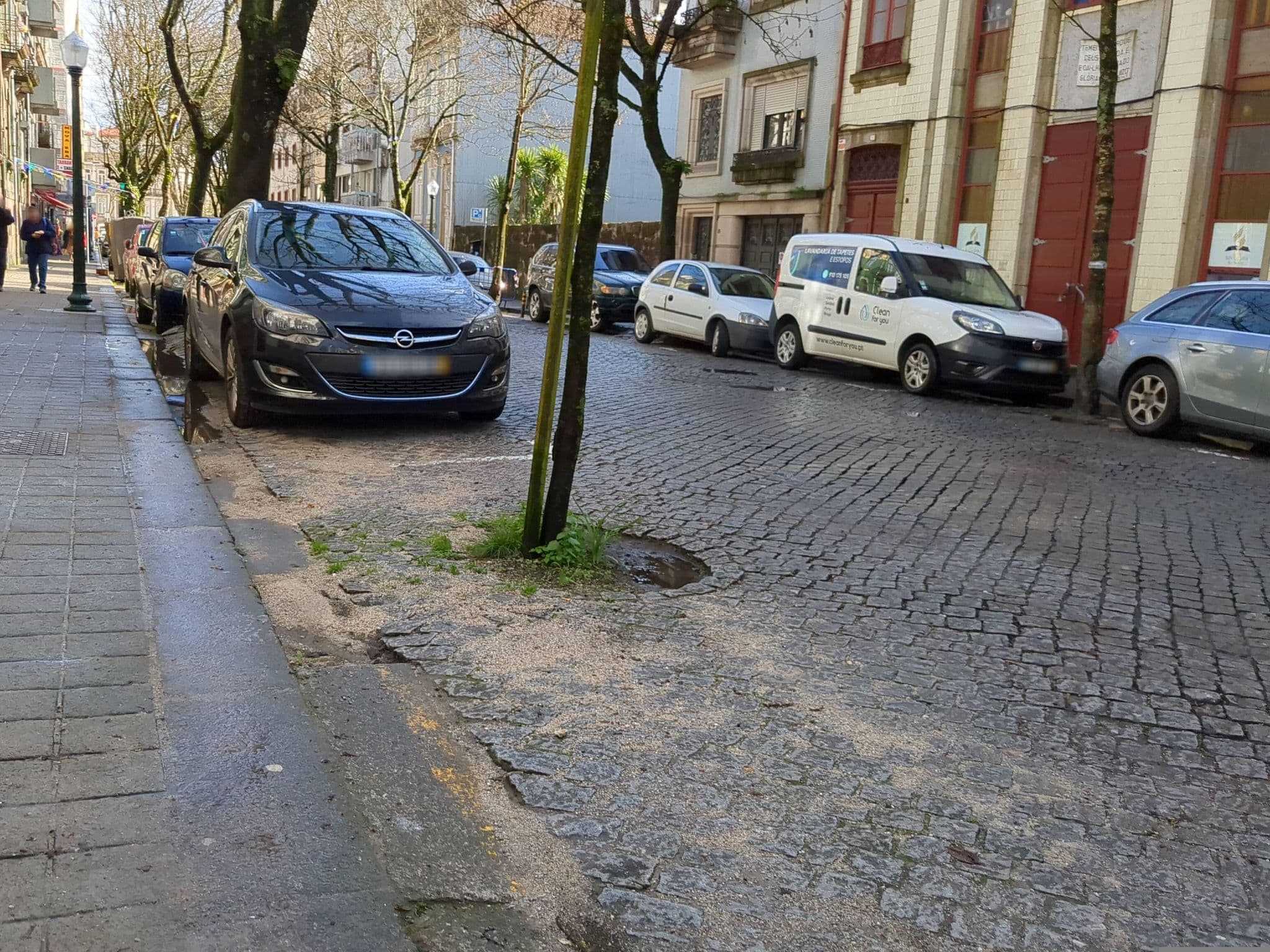 Street view near Moa _ My Oporto Apartment B&B, Bomfim — © egorka (CC BY-SA · Mapillary)