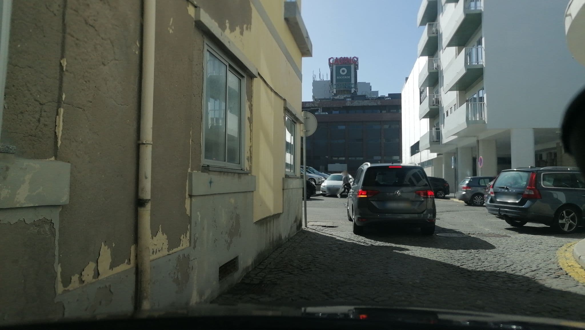 Street view near Exe Praia Golfe, Espinho — © marcoafpinto (CC BY-SA · Mapillary)