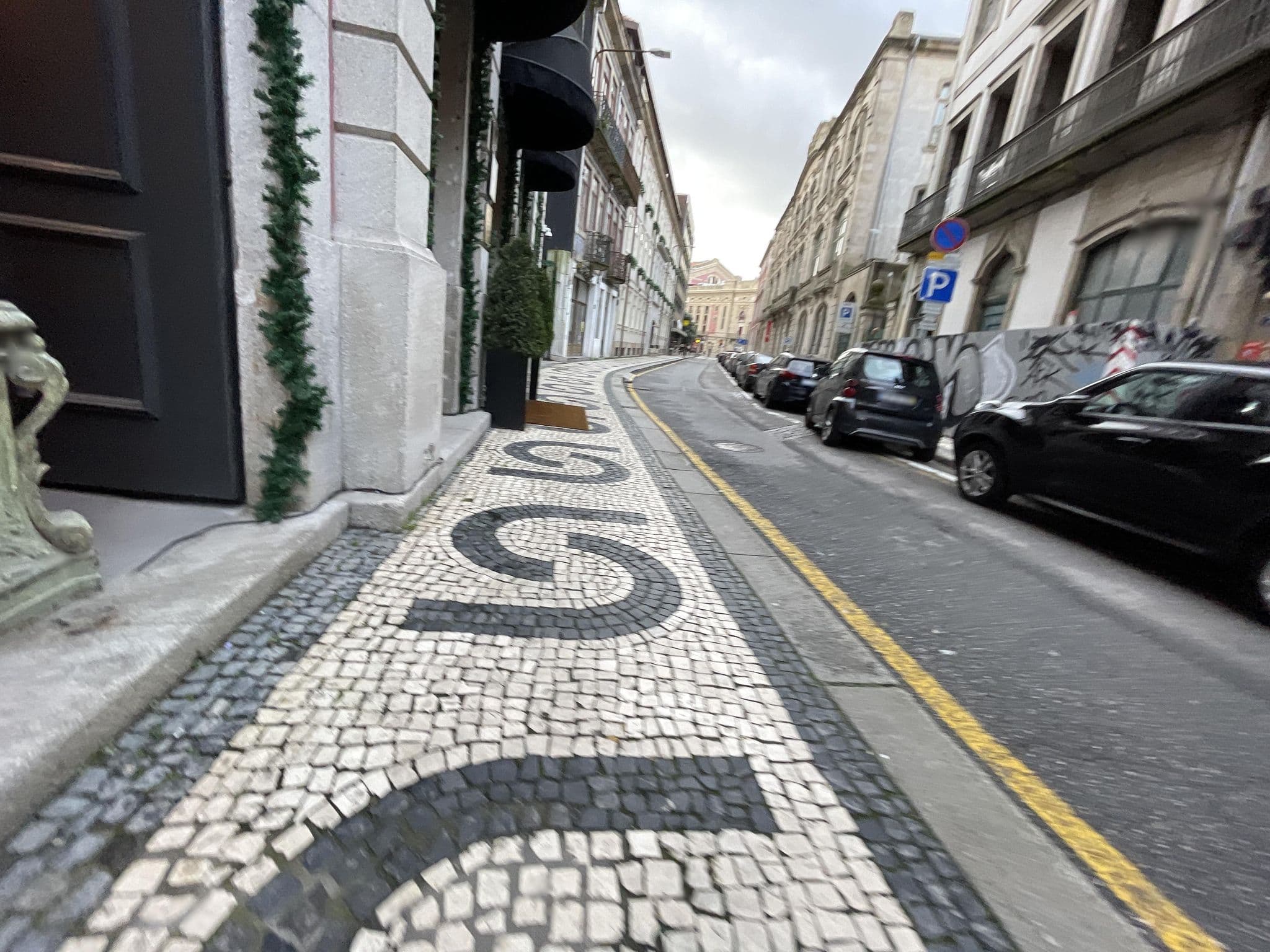 Street view near Porto Dorme - Serviços Hoteleiros, Porto — © egorka (CC BY-SA · Mapillary)