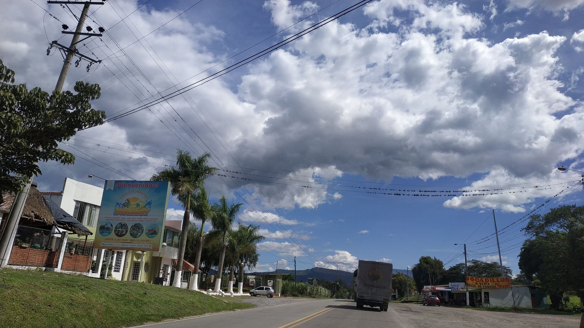 Street view near Hospedaje Piedecuesta, Güepsa — © edwingutierrez (CC BY-SA · Mapillary)
