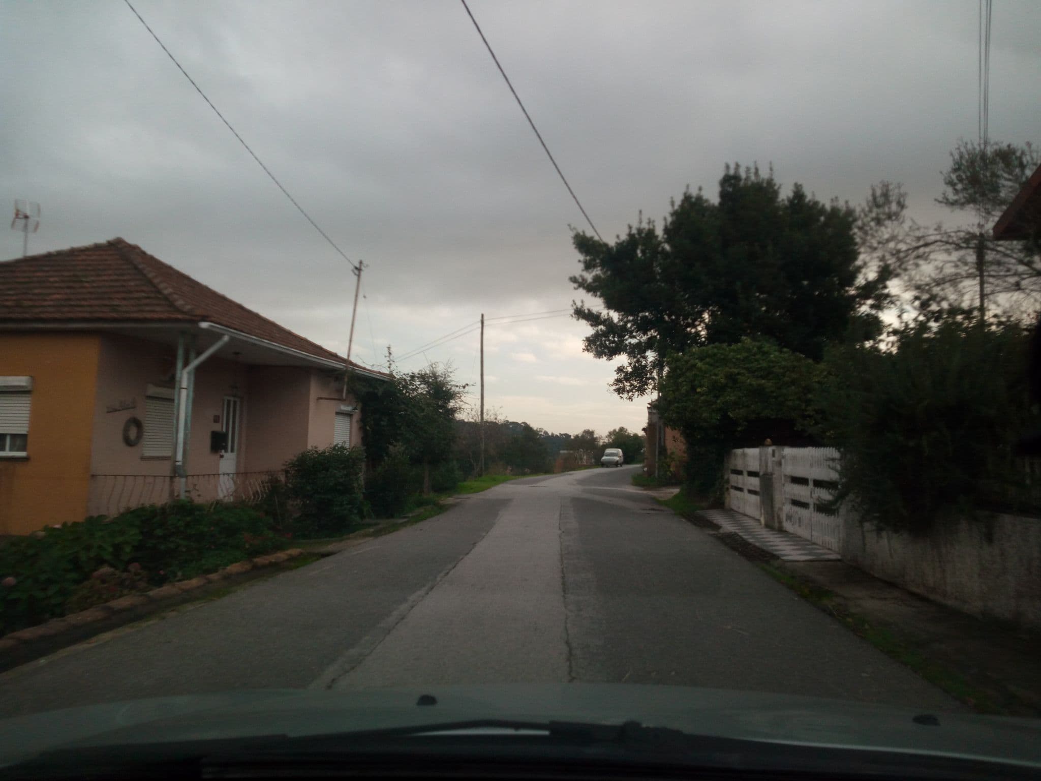 Street view near Encosta dos Túneis, Oliveira do Bairro — © smsc (CC BY-SA · Mapillary)