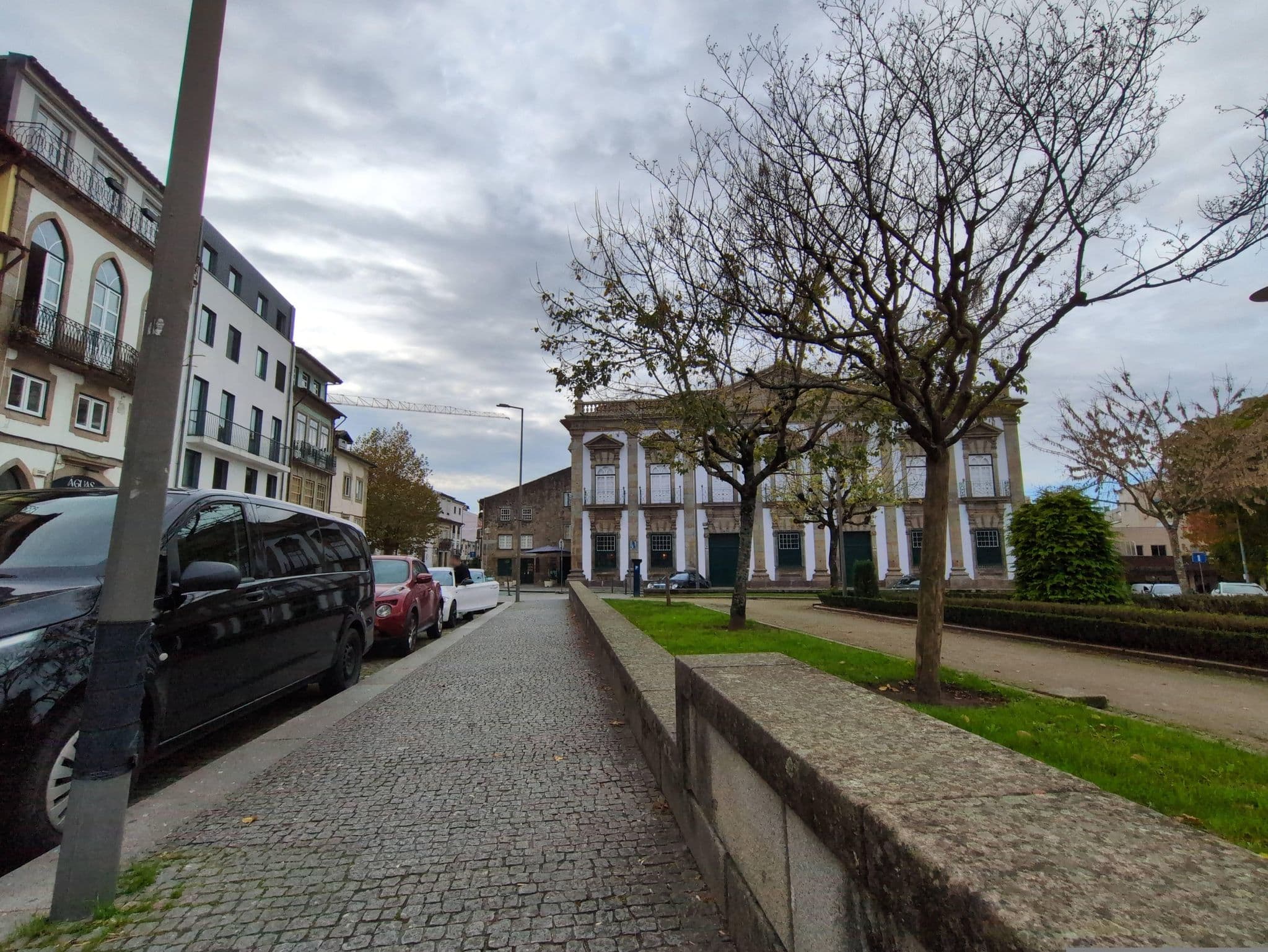 Street view near Collection By Perpetual Relax, Braga — © waldyrious (CC BY-SA · Mapillary)