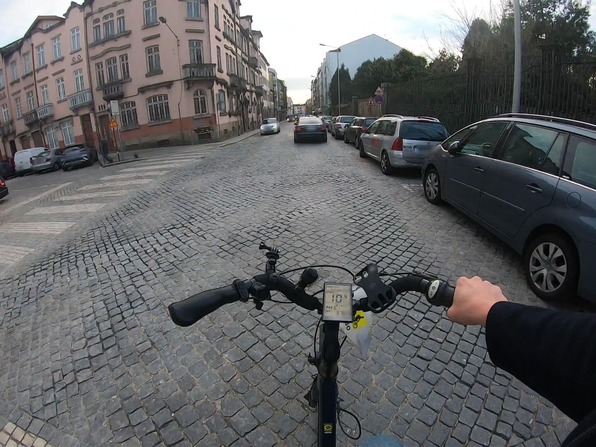 Street view near Lima Guesthouse, Braga — © luisjfvieira (CC BY-SA · Mapillary)