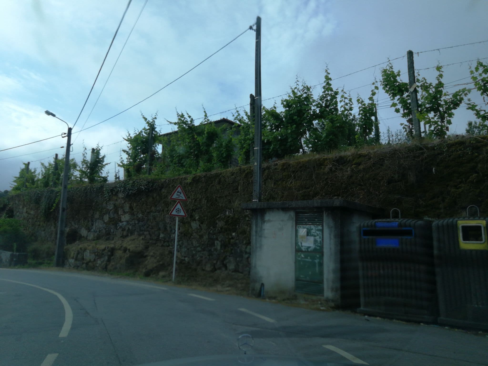 Street view near Quinta De Requeixo, Sobreposta — © apires (CC BY-SA · Mapillary)