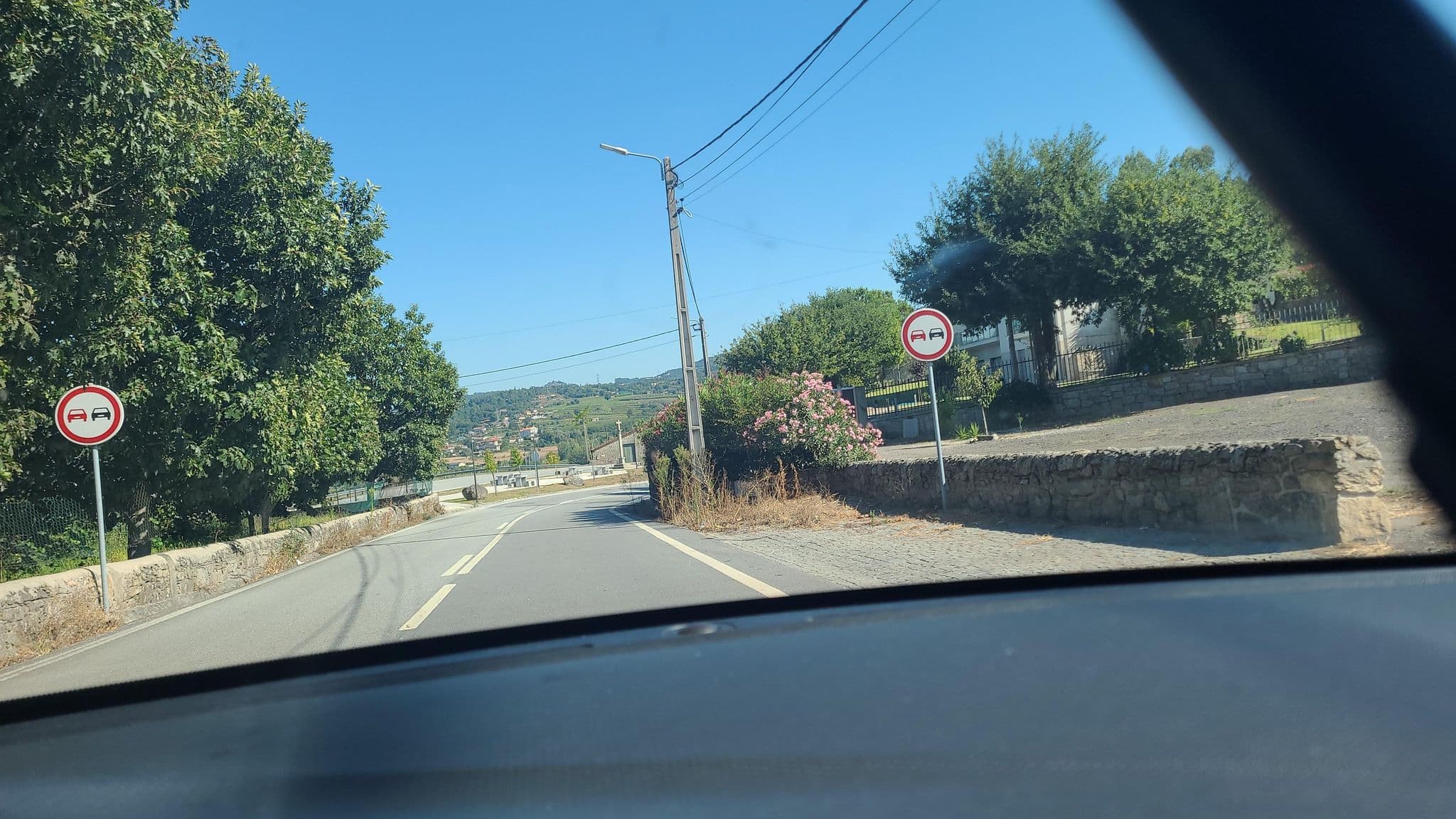 Street view near Casa D’Amares, Rendufe — © sergcatalan (CC BY-SA · Mapillary)