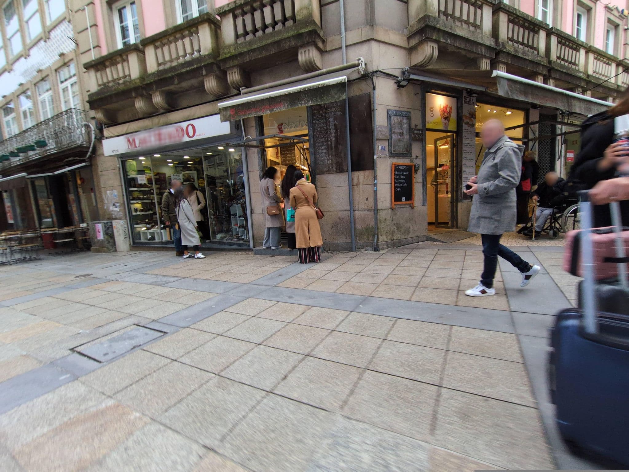 Street view near Saboresgelados Alojamento Local, Braga — © waldyrious (CC BY-SA · Mapillary)