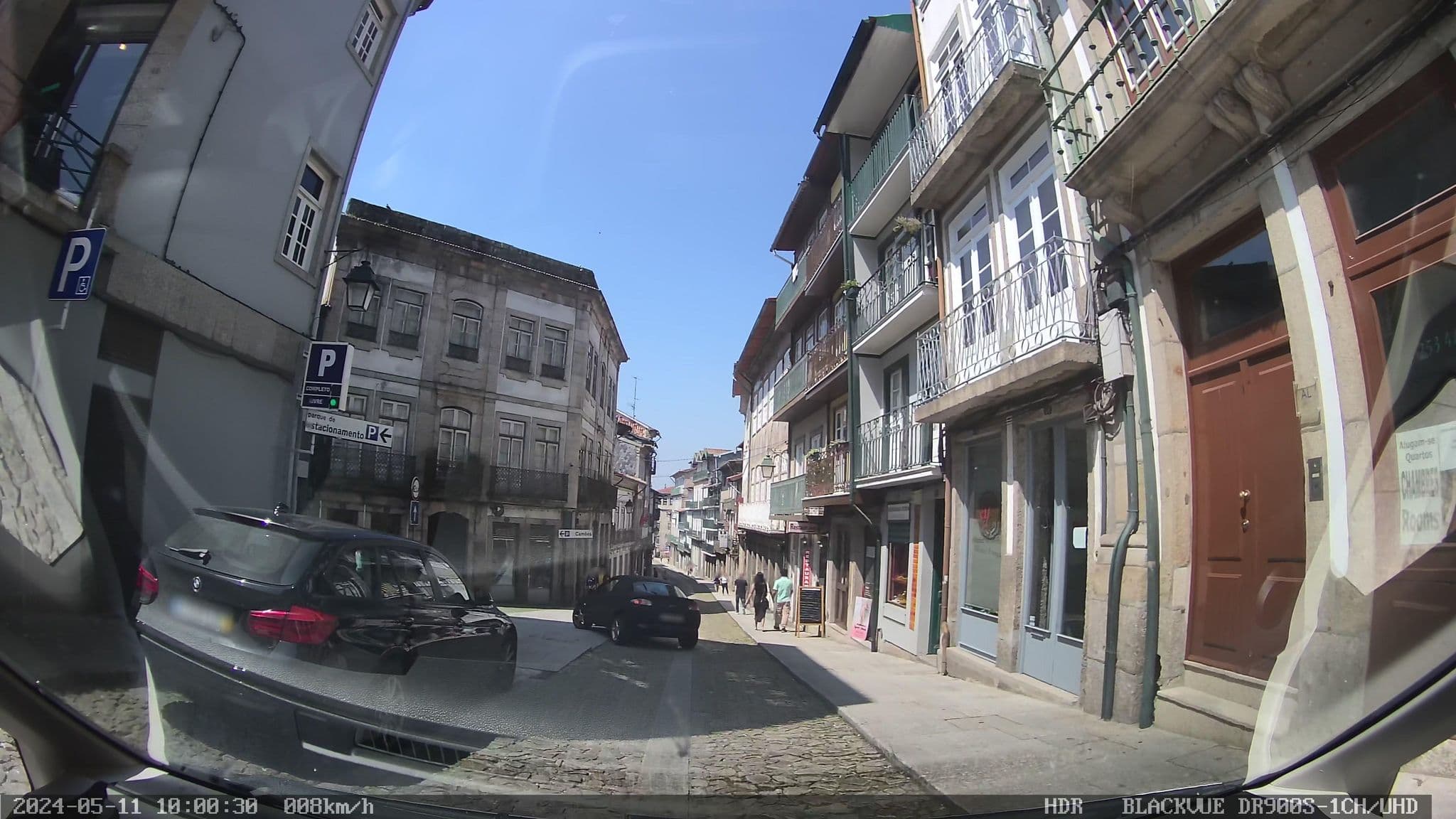 Street view near Pensão Petisqueira, Guimarães — © sanjorgepinho (CC BY-SA · Mapillary)