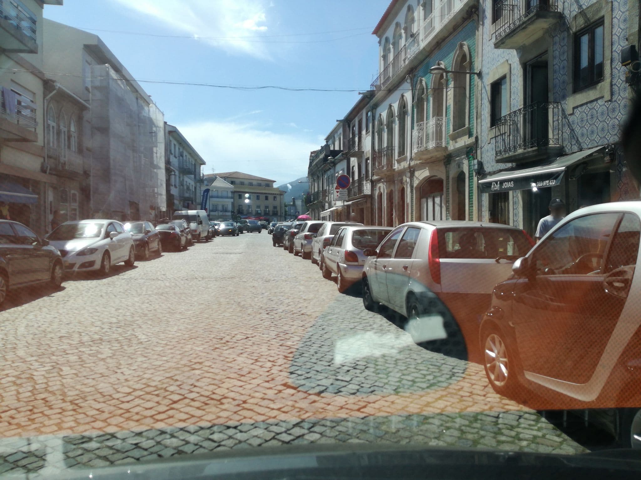 Street view near Olá Vida Hostel Caminha, Vila Praia de Âncora — © cyberlima (CC BY-SA · Mapillary)