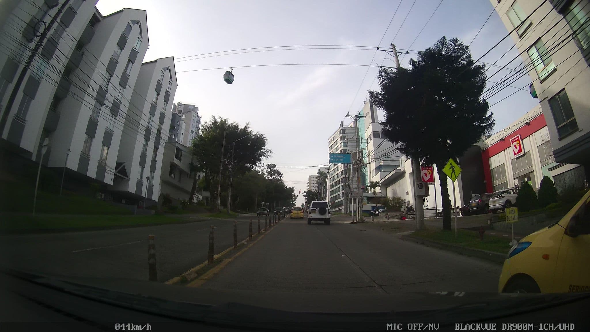 Street view near Hotel Anvamar, Pereira — © kaart_2 (CC BY-SA · Mapillary)