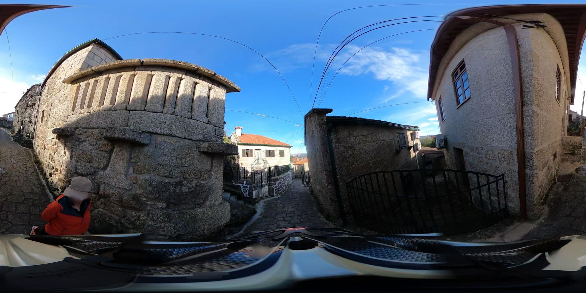 Street view near Casa Rautau, Mozelos — © o_andras (CC BY-SA · Mapillary)