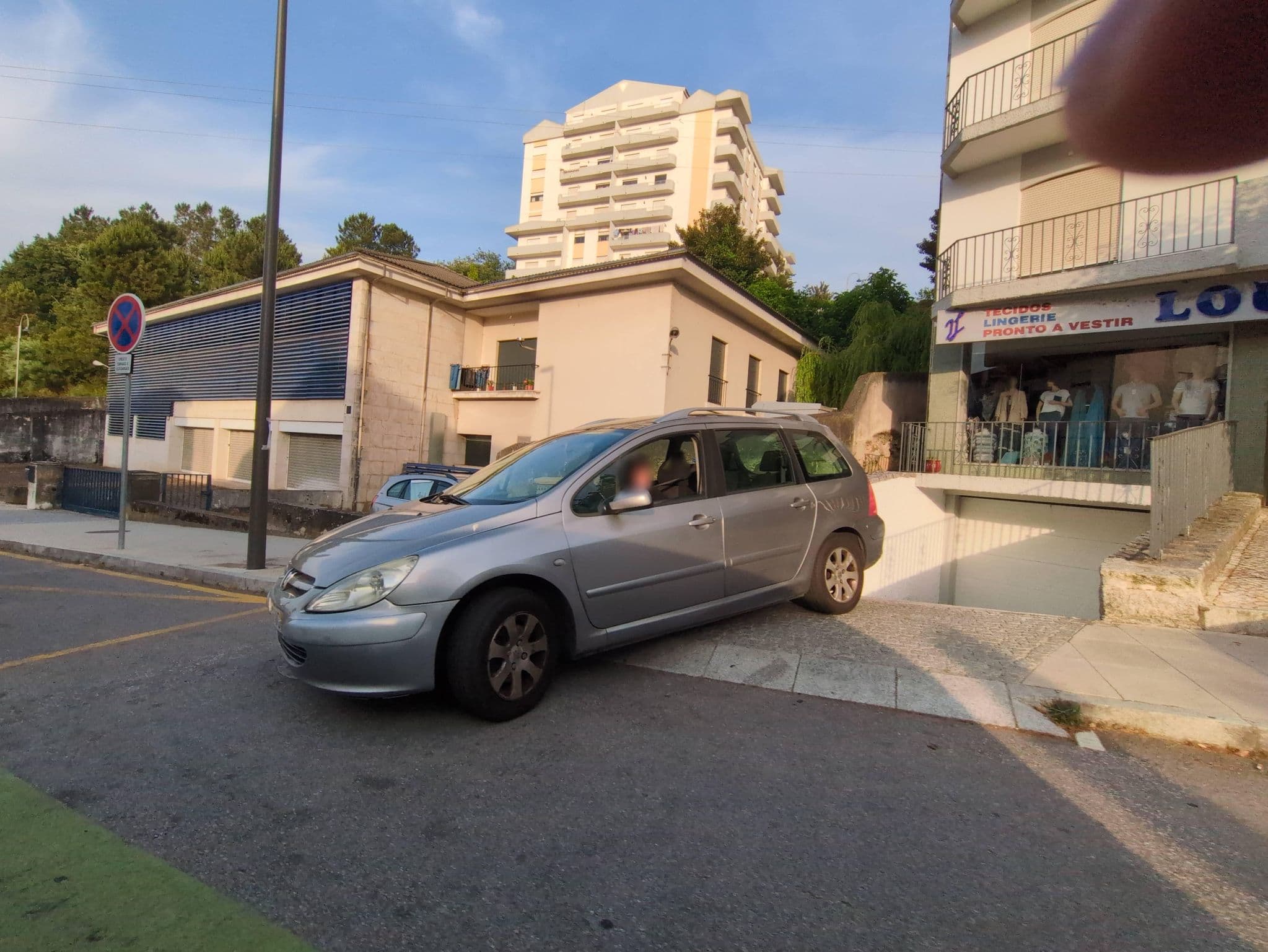 Street view near Alberto & António Cunha, Seia — © waldyrious (CC BY-SA · Mapillary)