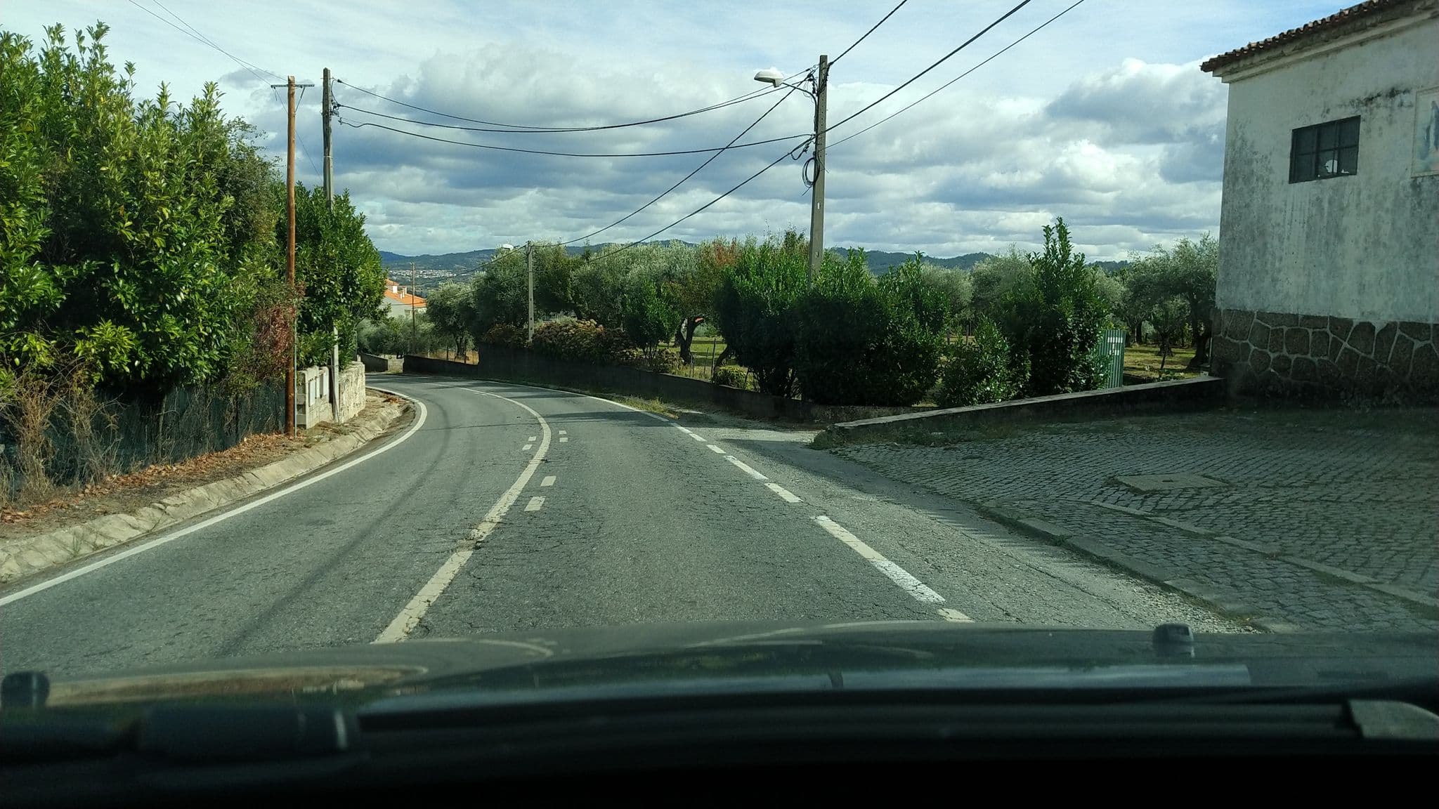 Street view near Villa Silene, Covilhã — © asimonelli (CC BY-SA · Mapillary)
