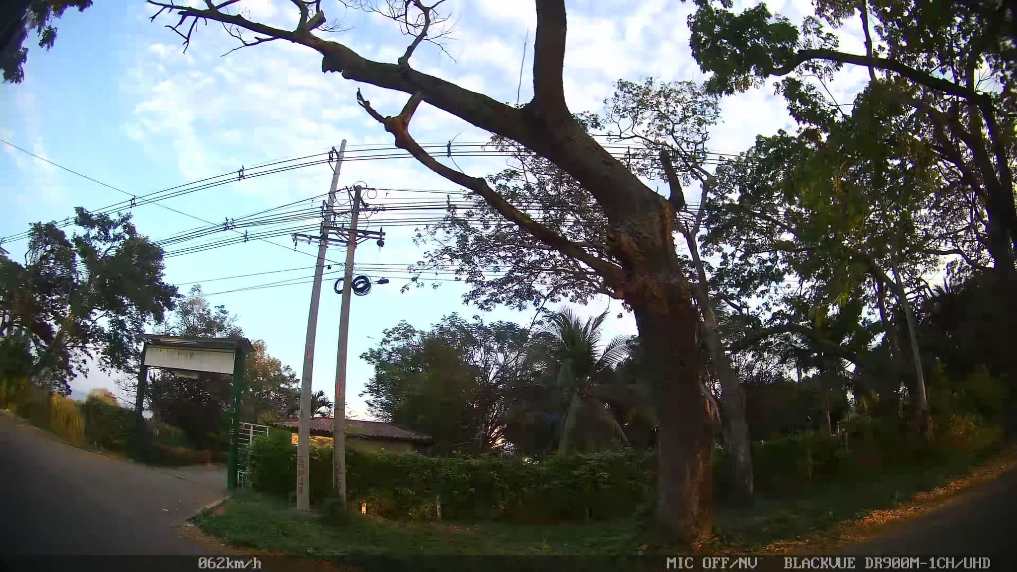 Street view near Hotel Los Albatros, Espinal — © kaart_2 (CC BY-SA · Mapillary)