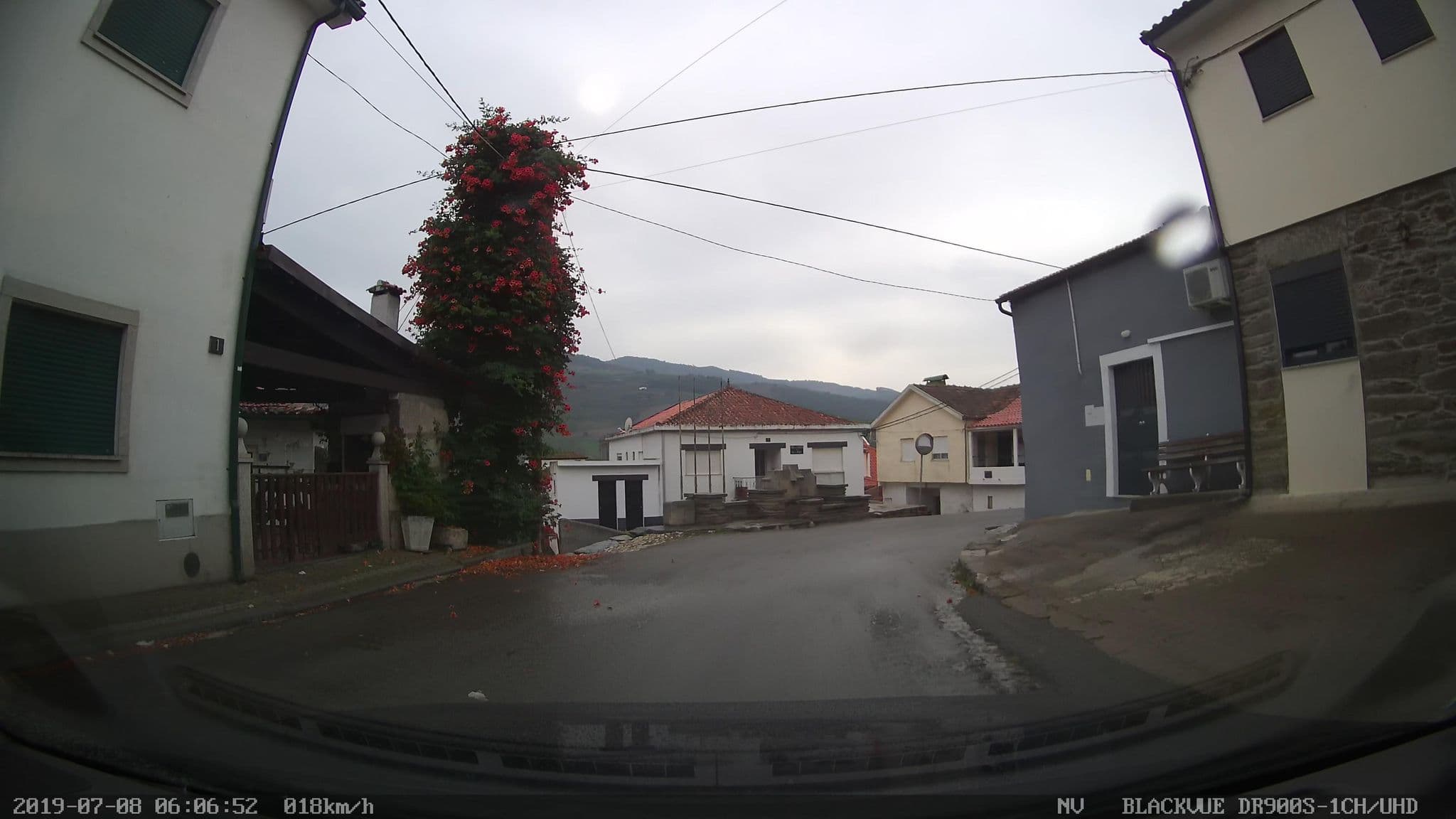 Street view near Casa de Mendiz, Favaios — © sanjorgepinho (CC BY-SA · Mapillary)