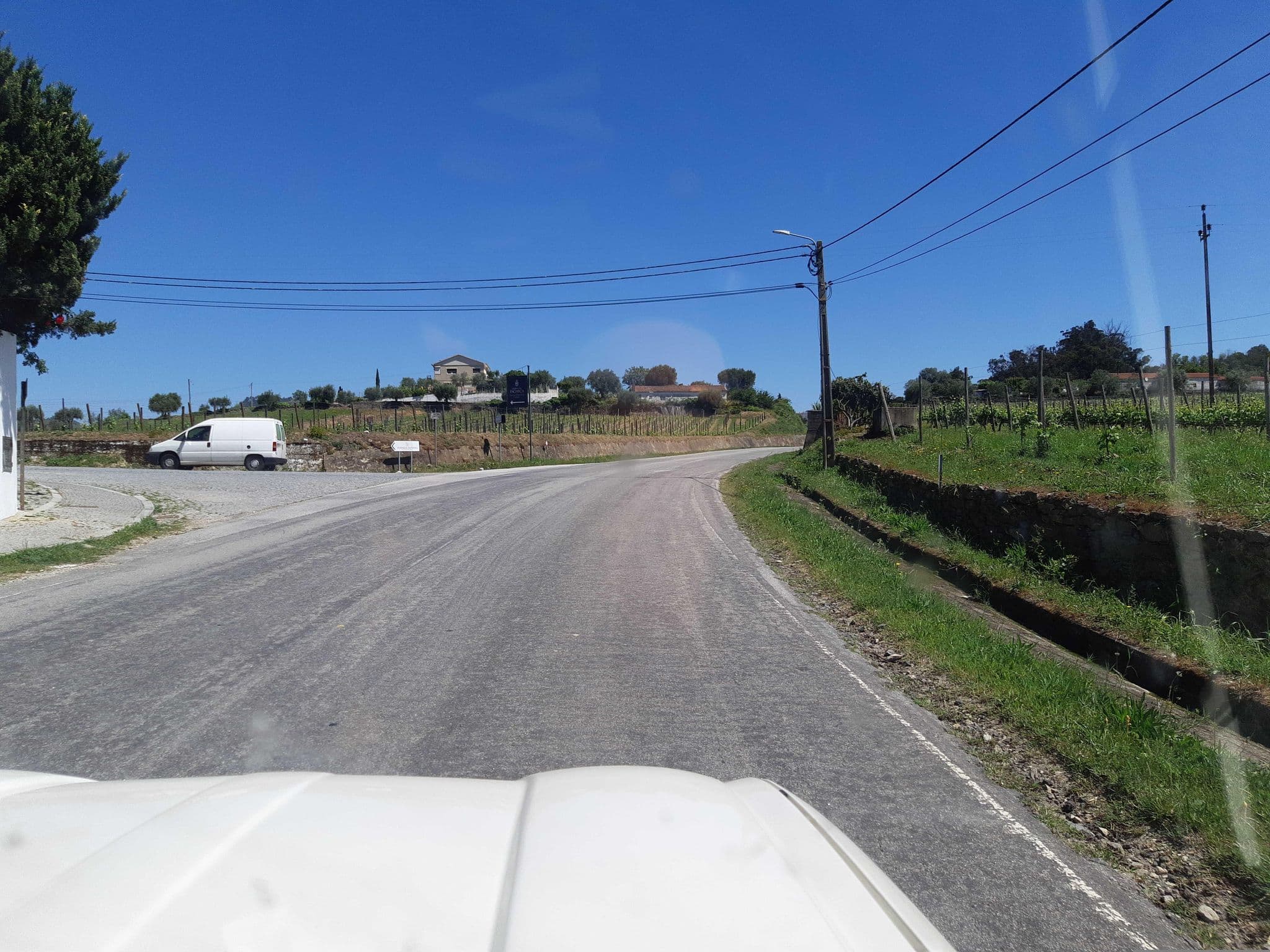 Street view near Quinta de Tourais, Peso da Régua — © geo50 (CC BY-SA · Mapillary)