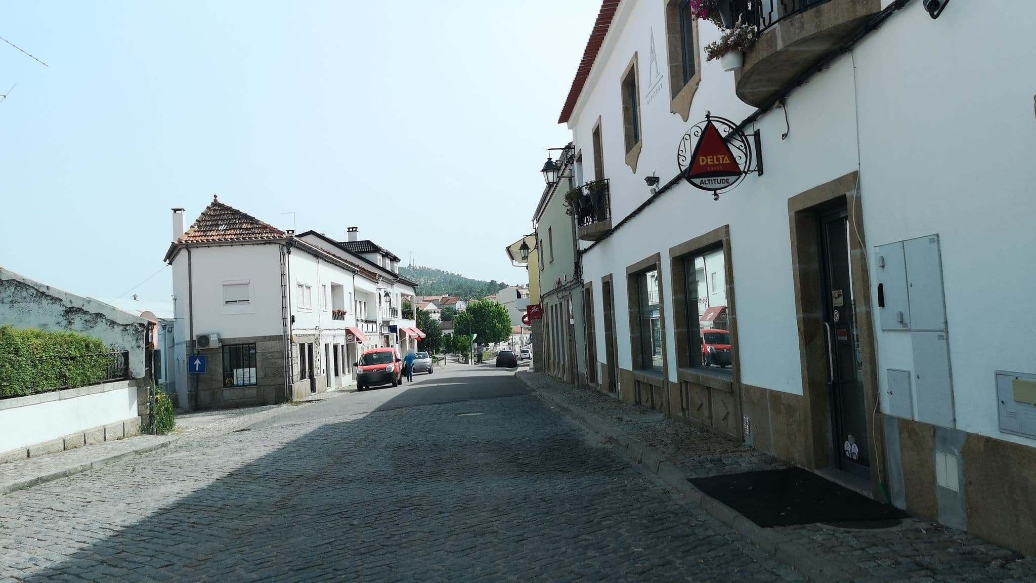 Street view near Altitude, Teixoso — © ganjo (CC BY-SA · Mapillary)