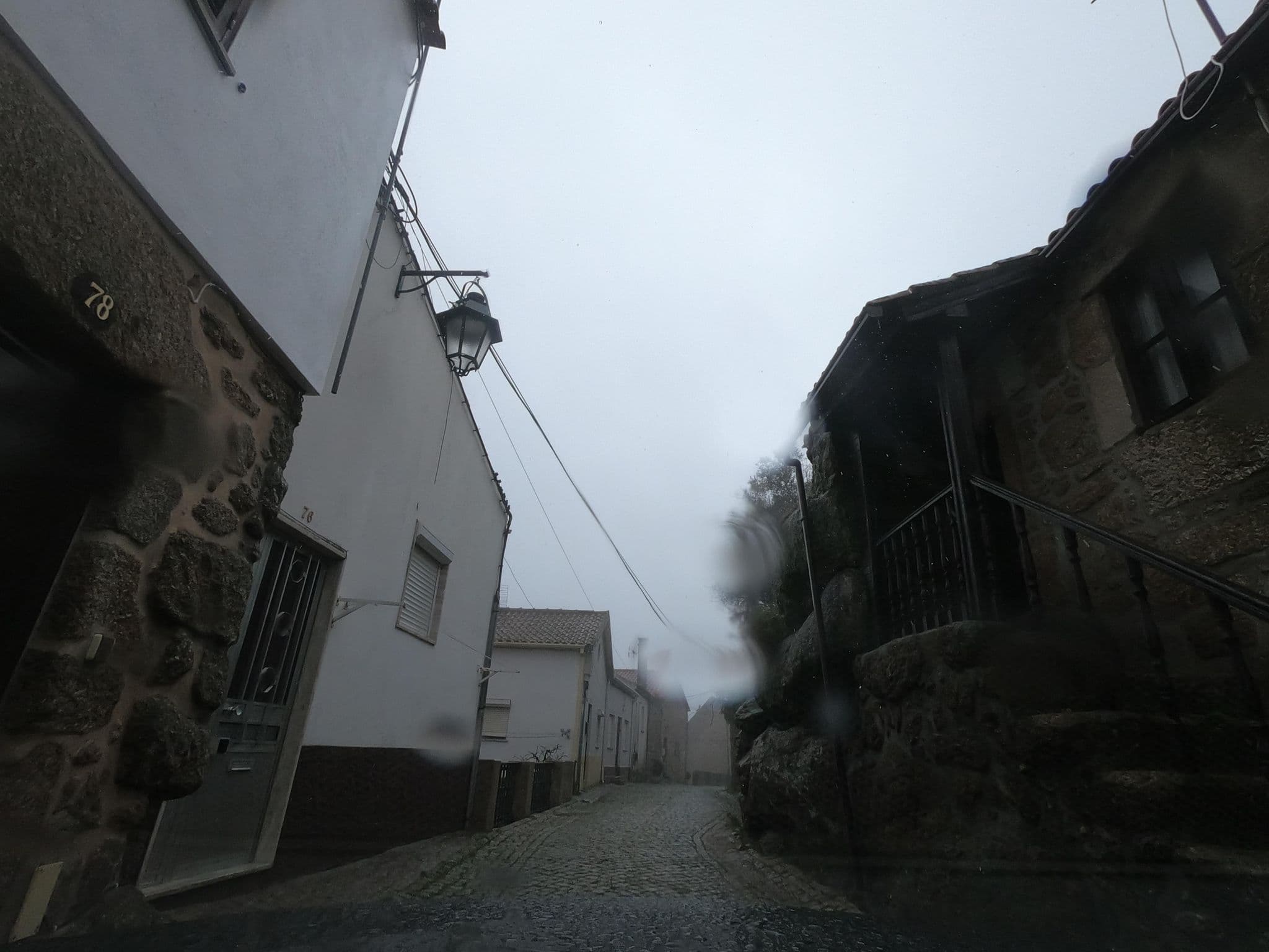 Street view near Cantinho Santiago, Teixoso — © filohipo (CC BY-SA · Mapillary)