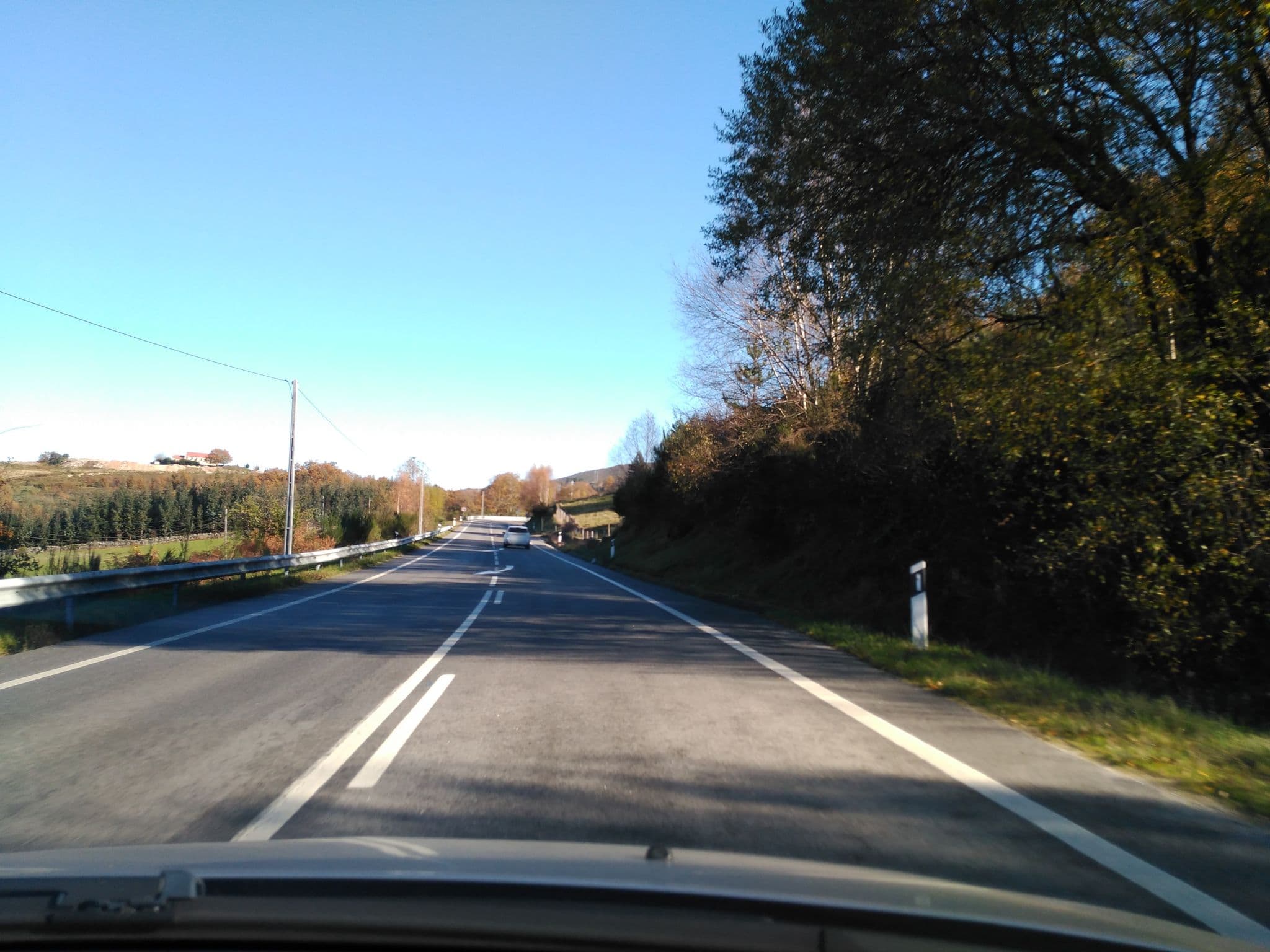 Street view near Ninho Da Avó, Boticas — © catiaritaferreira (CC BY-SA · Mapillary)