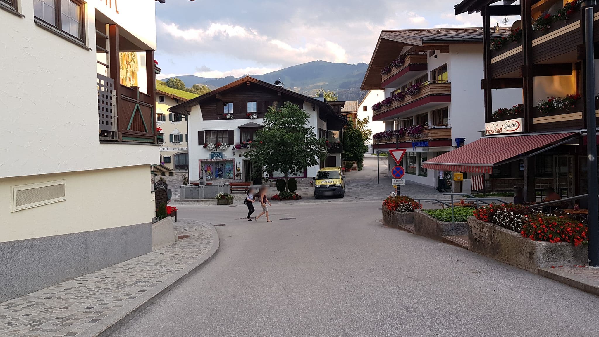 Street view near moser-HOCHKÖNIG, Maria Alm am Steinernen Meer — © iszuser (CC BY-SA · Mapillary)