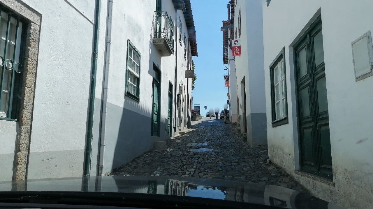 Street view near Casa da Chica, Bragança — © sanjorgepinho (CC BY-SA · Mapillary)