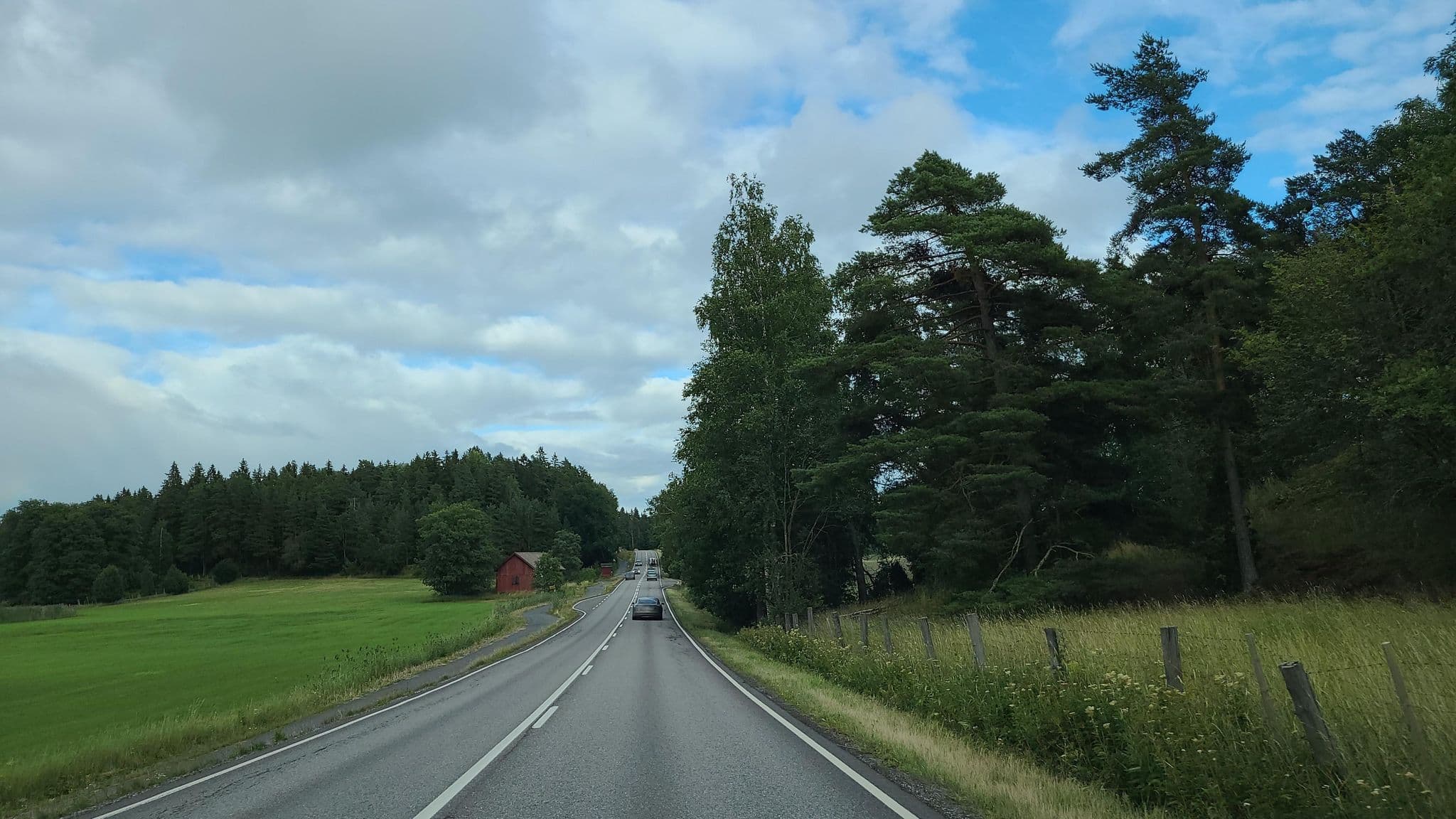 Street view near jordbrukes husbil👻, Väståboland — © jopparn (CC BY-SA · Mapillary)
