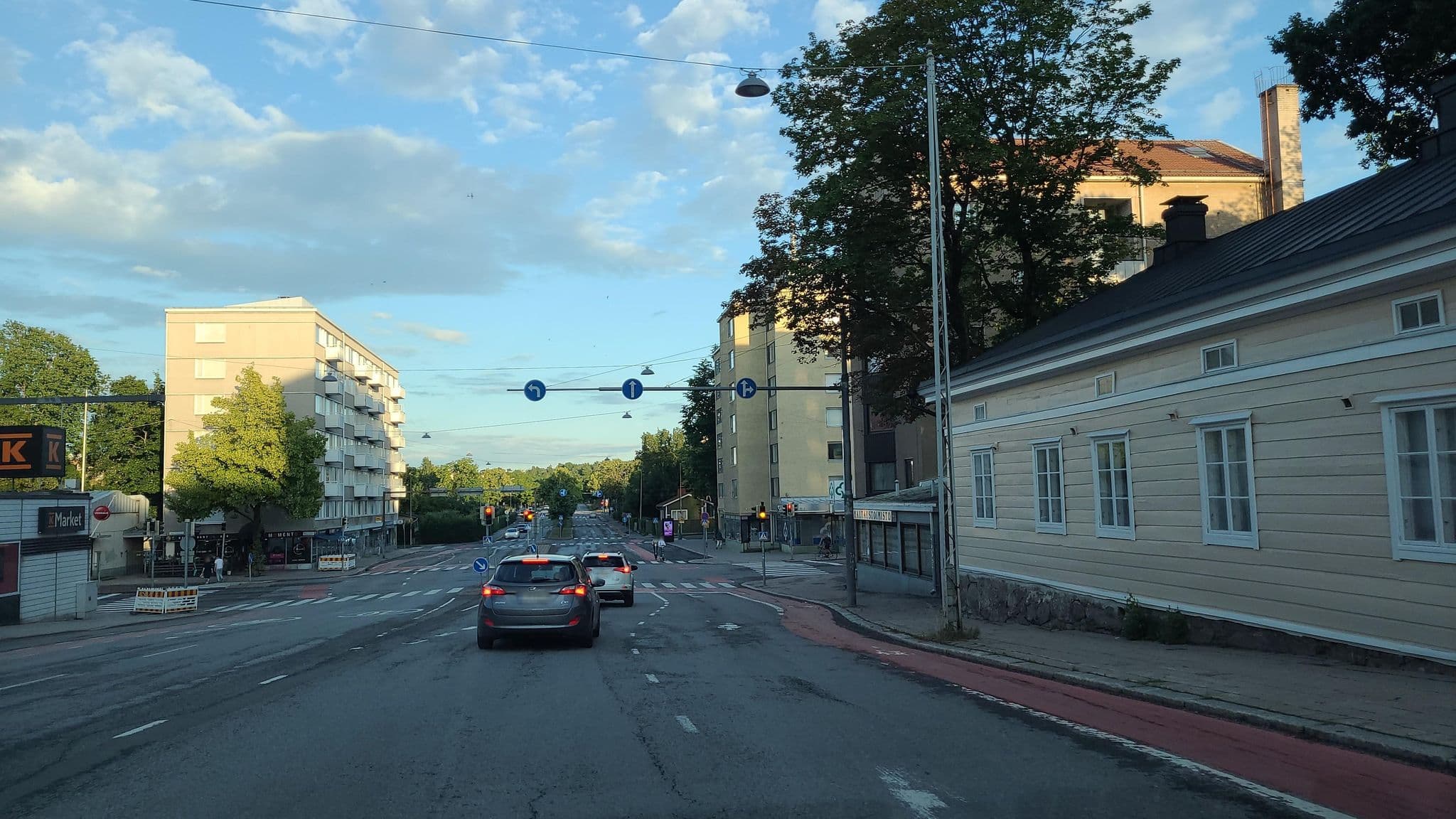 Street view near Hannun & Kertun Piparitalo, Vartiovuori — © jopparn (CC BY-SA · Mapillary)