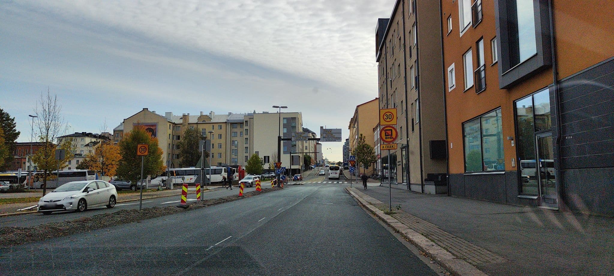 Street view near Sunshine Apartment, VI kaupunginosa — © Jorgeminator (CC BY-SA · Mapillary)