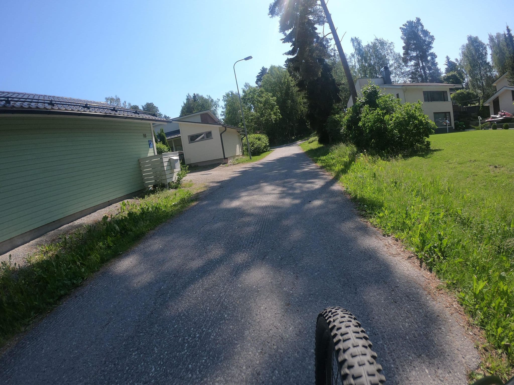 Street view near Lähteenmäkien Olohuone, Pansio — © ujalka (CC BY-SA · Mapillary)